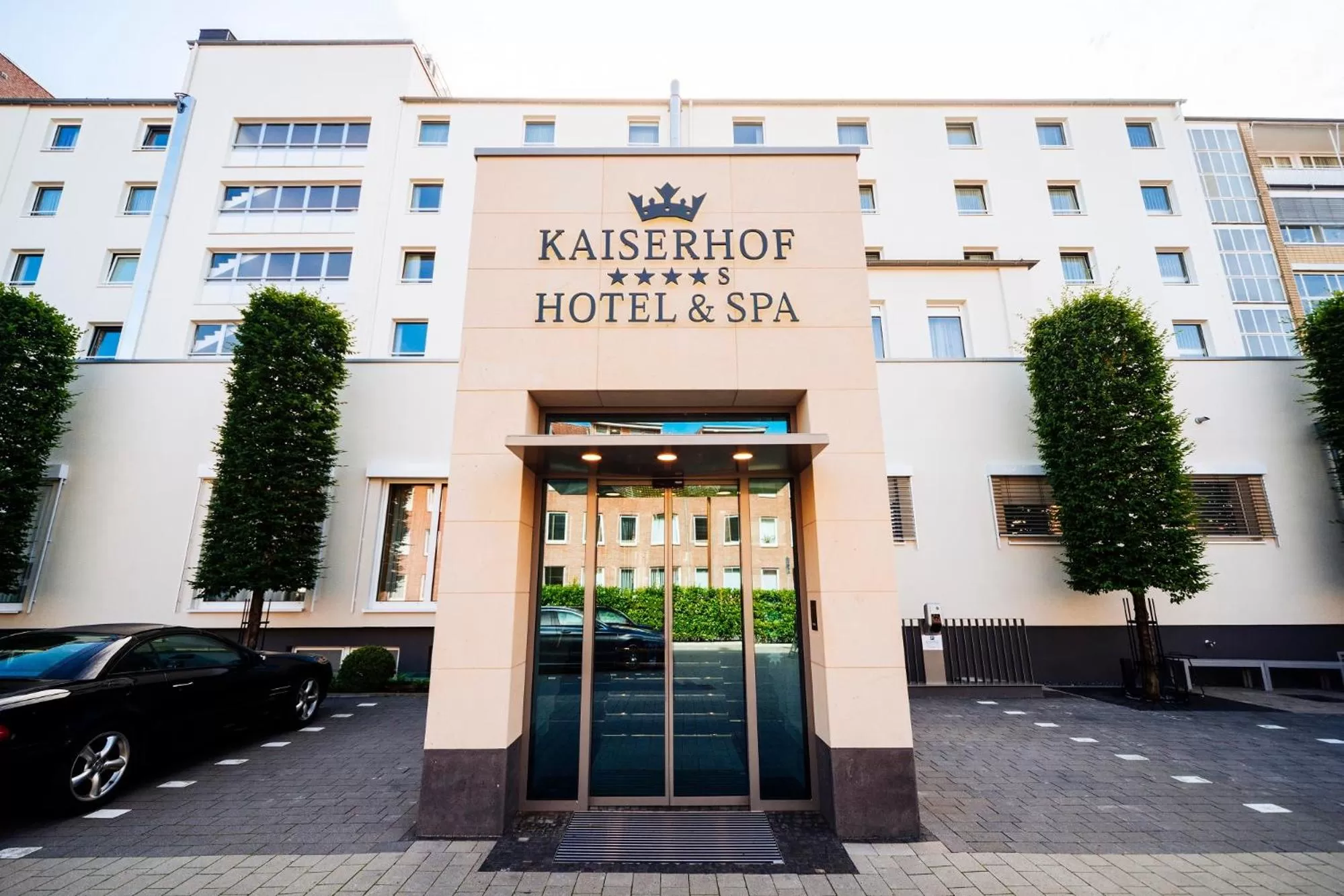 Facade/entrance in Hotel Kaiserhof