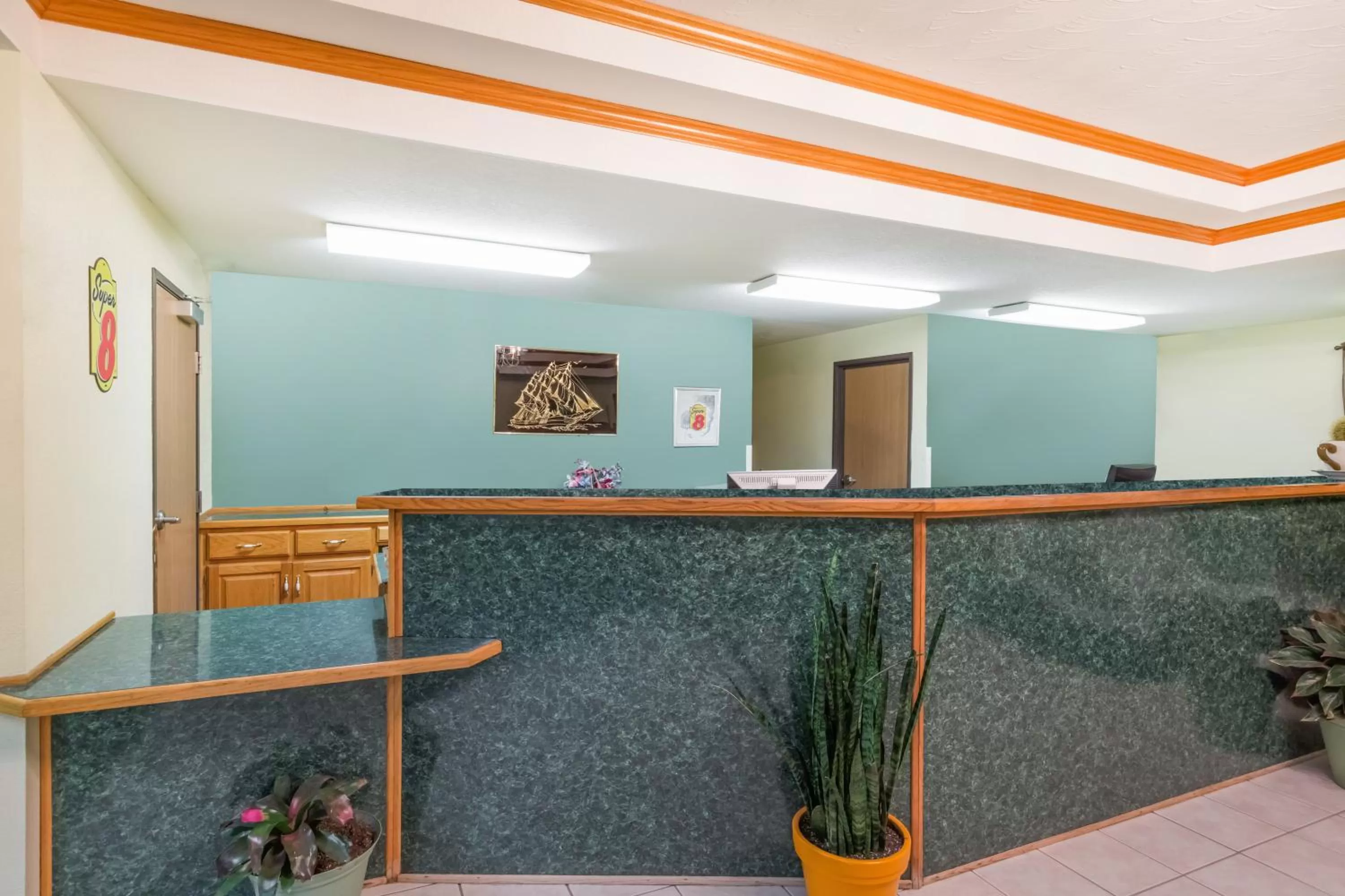 Property building in Super 8 by Wyndham Holton