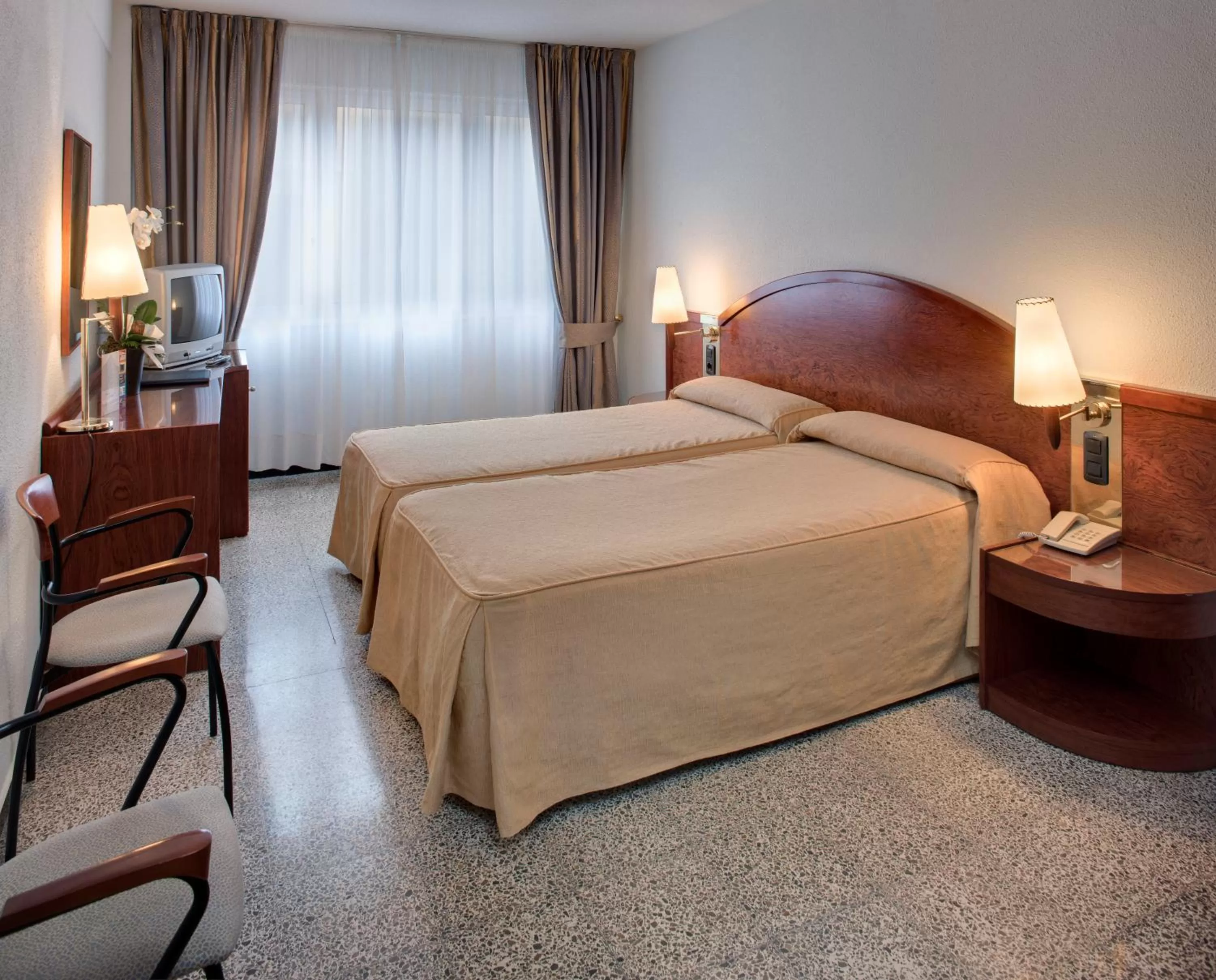 View (from property/room), Bed in Hotel Gaudi