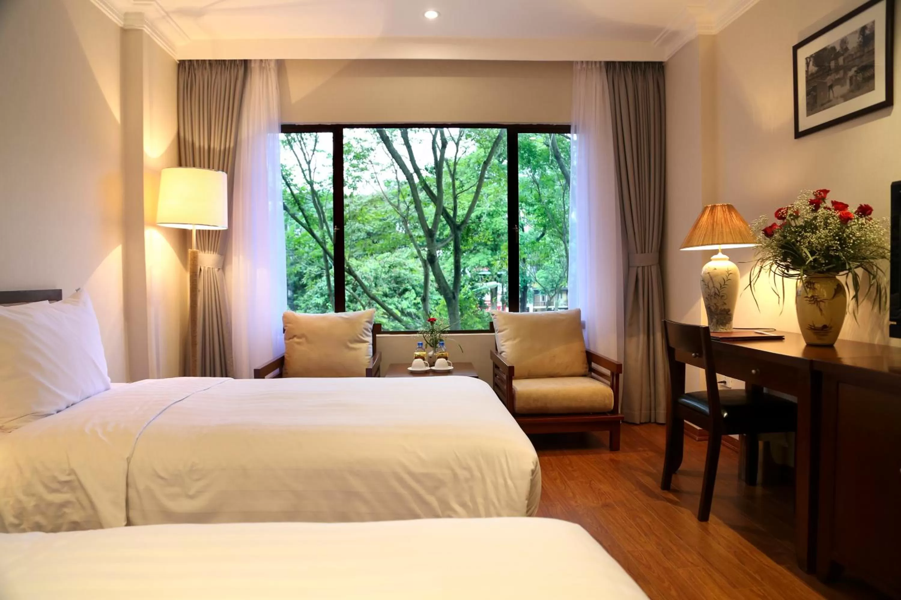 Photo of the whole room, Room Photo in Mon Regency Hotel