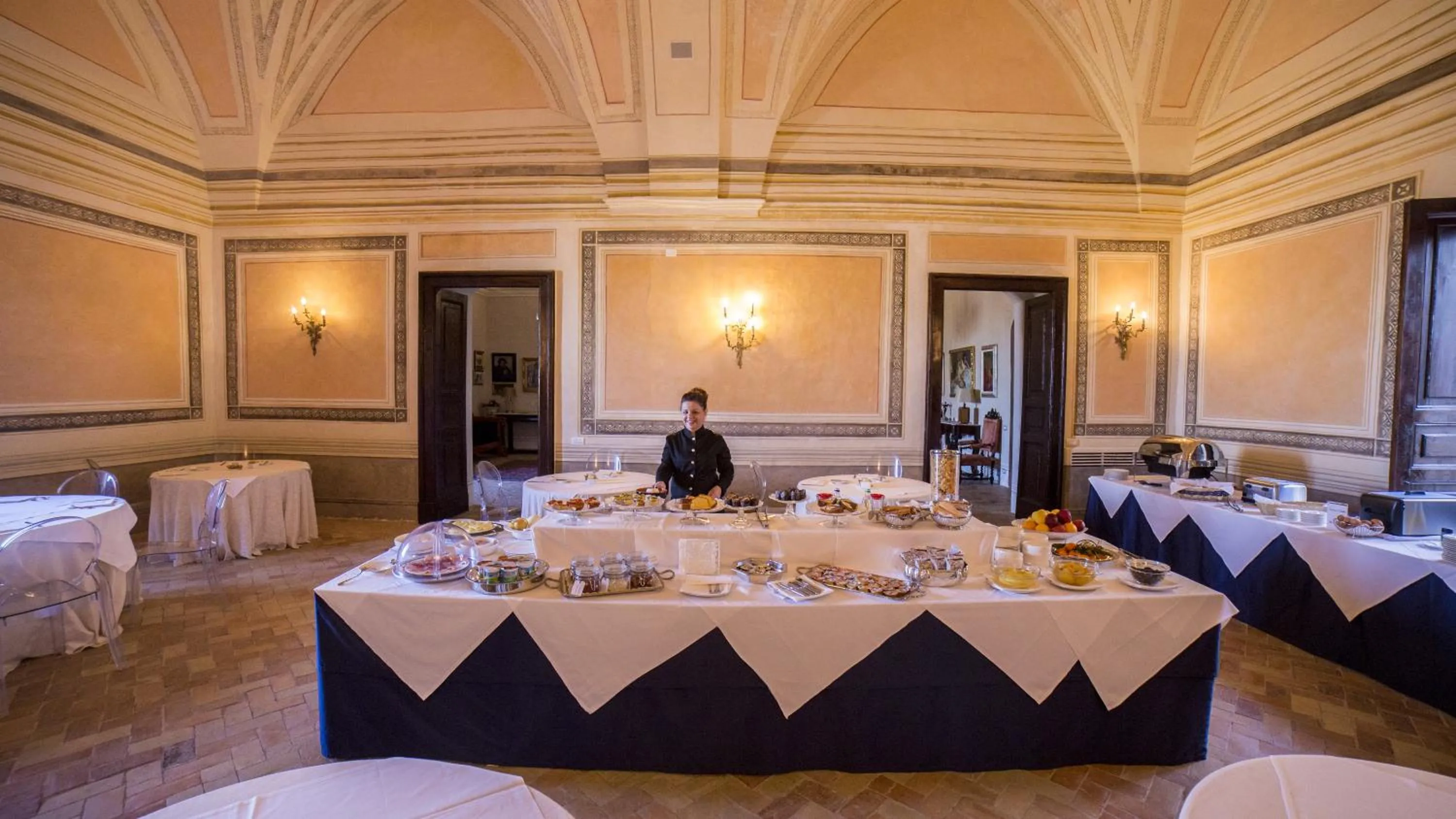 Food and drinks in Palazzo Viceconte