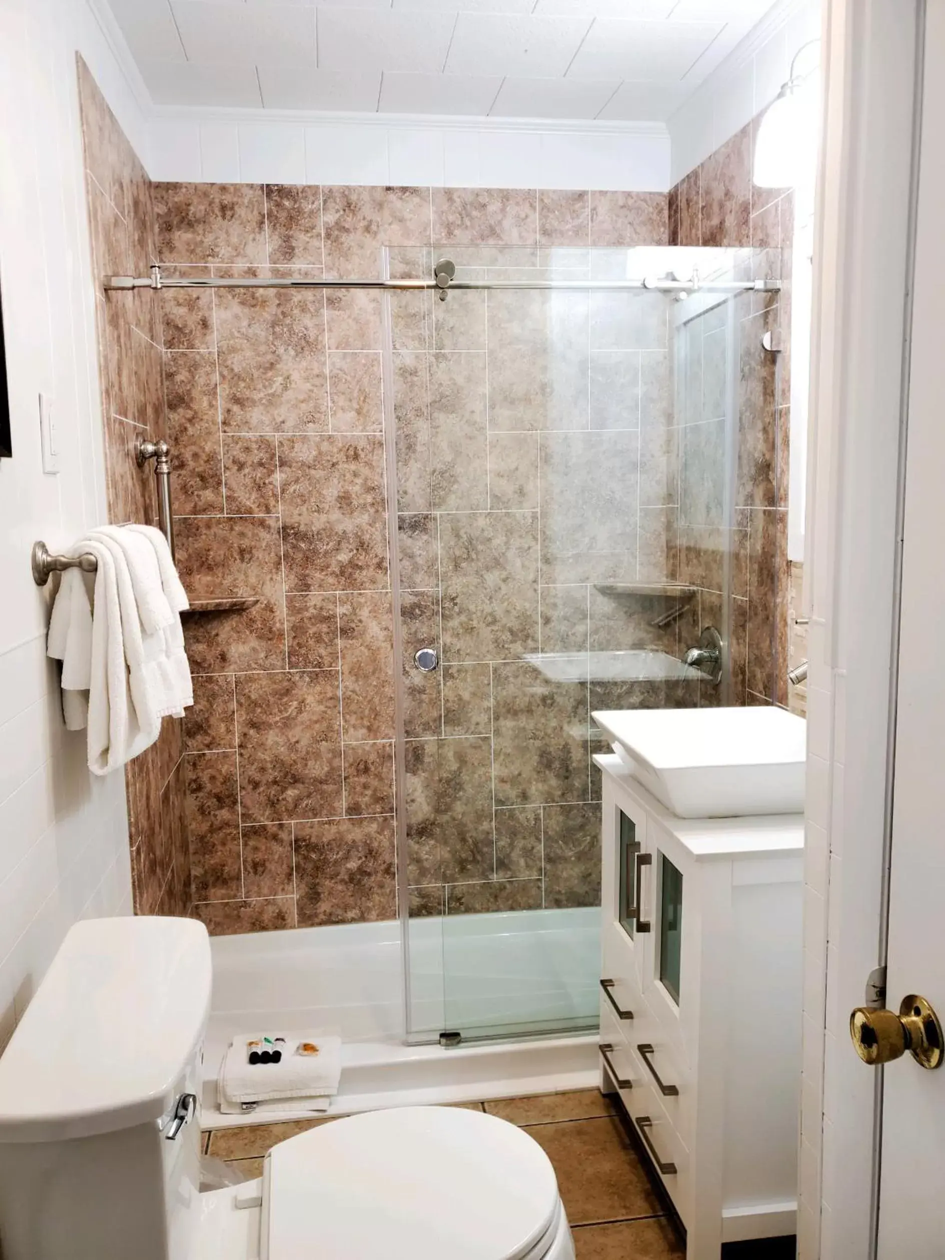 Standard Suite in Island Motel OBX Standard Suite in Island Motel OBX