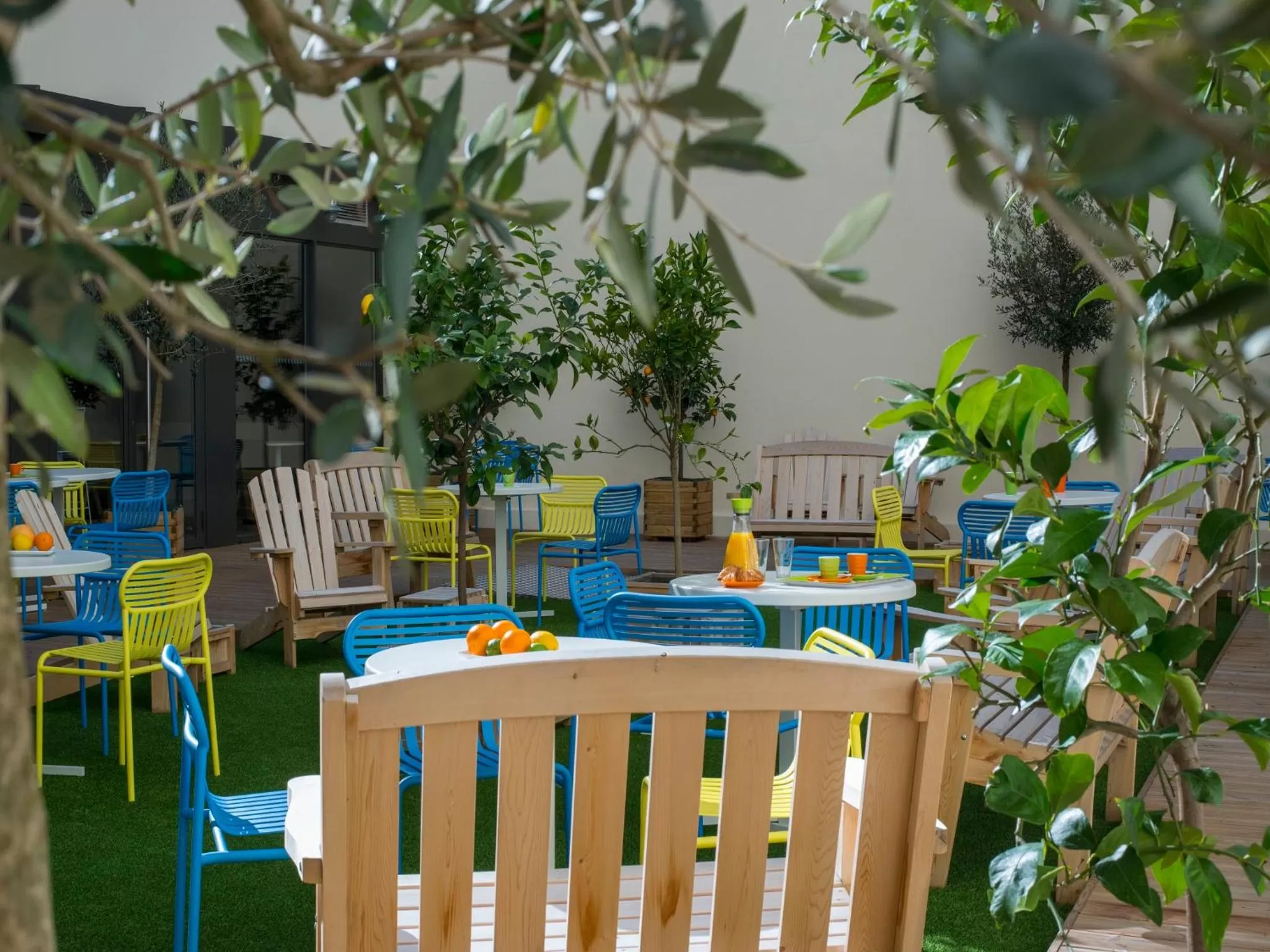 Patio in Ibis Styles Nice Centre Gare