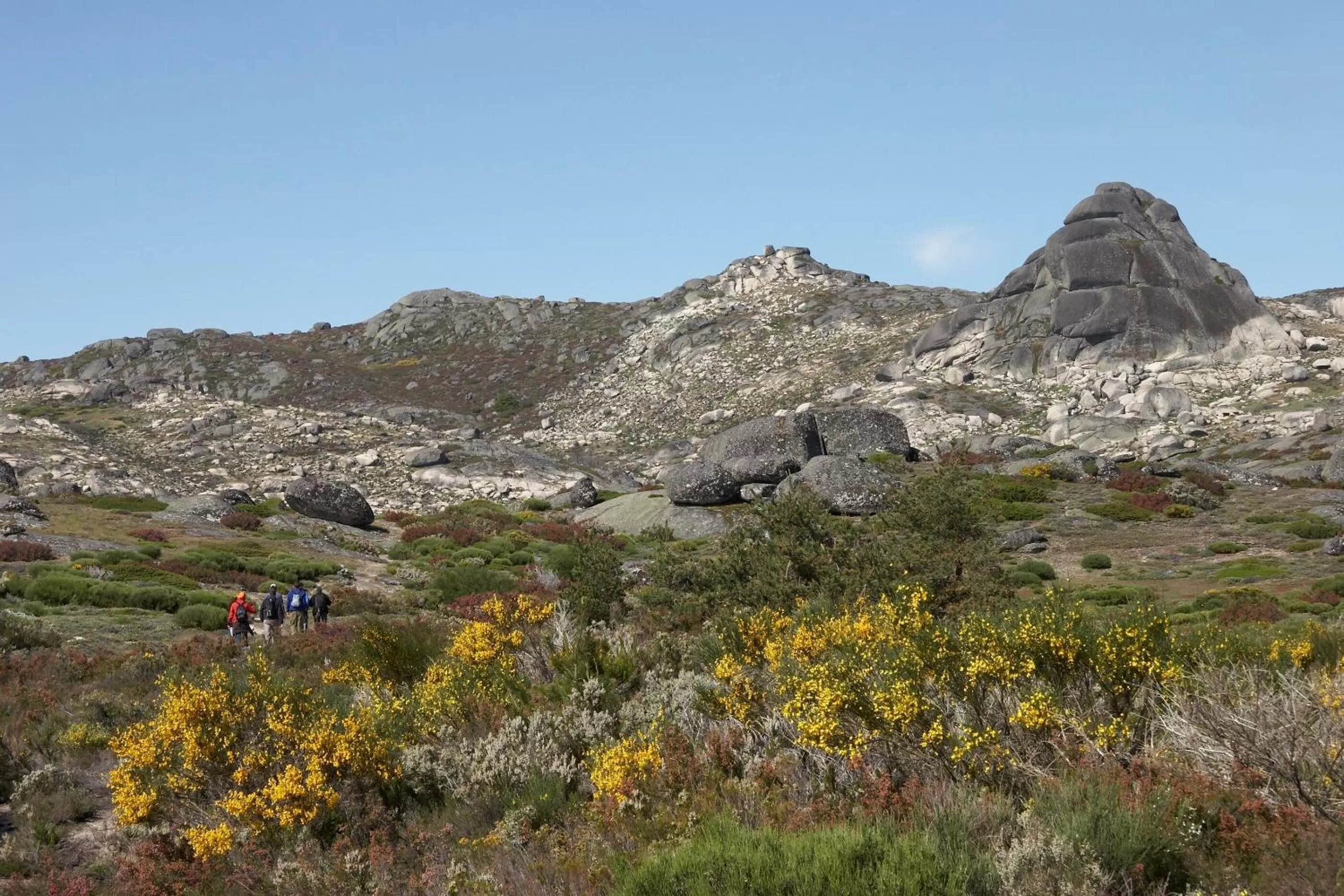 Neighbourhood in Casa das Penhas Douradas - Burel Expedition Hotel