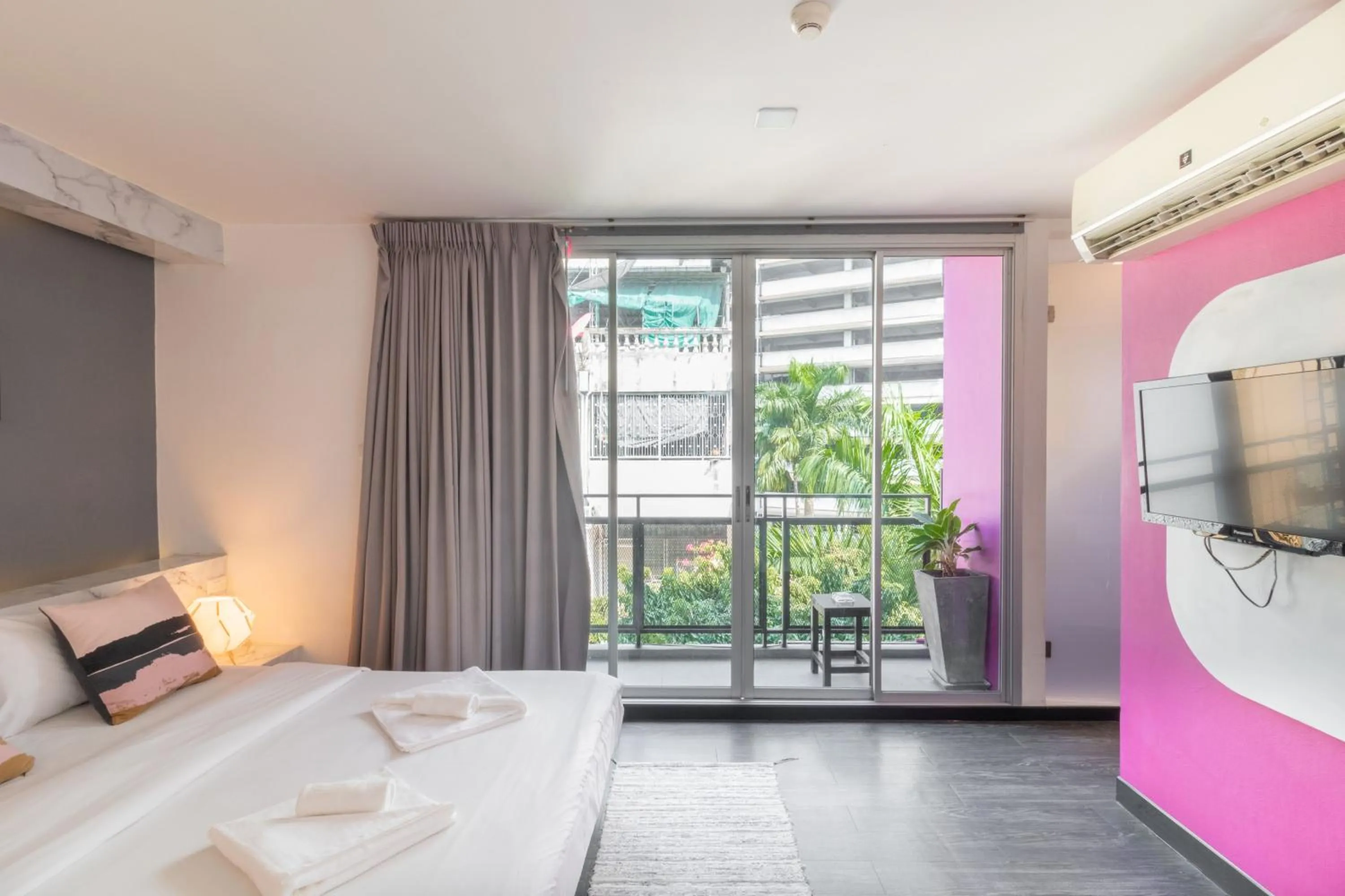 Photo of the whole room in CheQinn Hostel - Sukhumvit 4 Nana Plaza