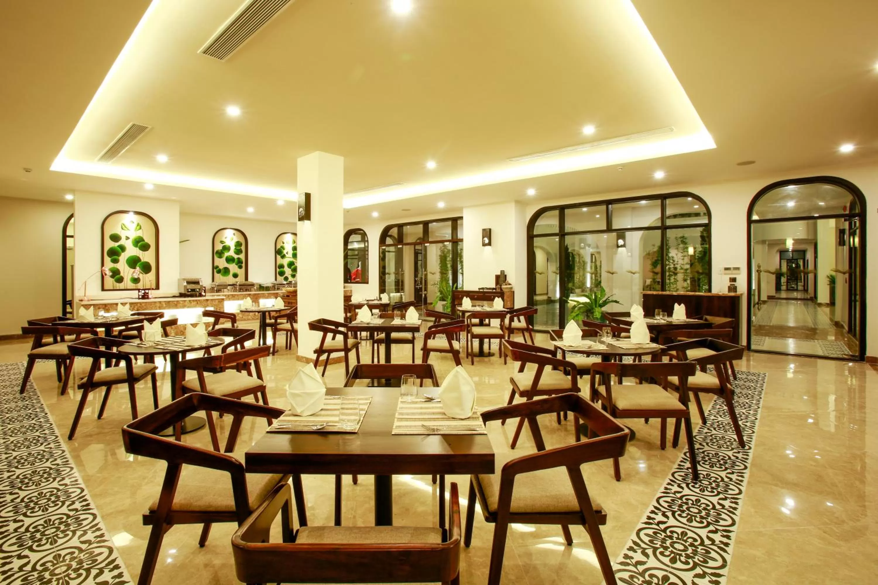 Restaurant/places to eat in Lasenta Boutique Hotel Hoian