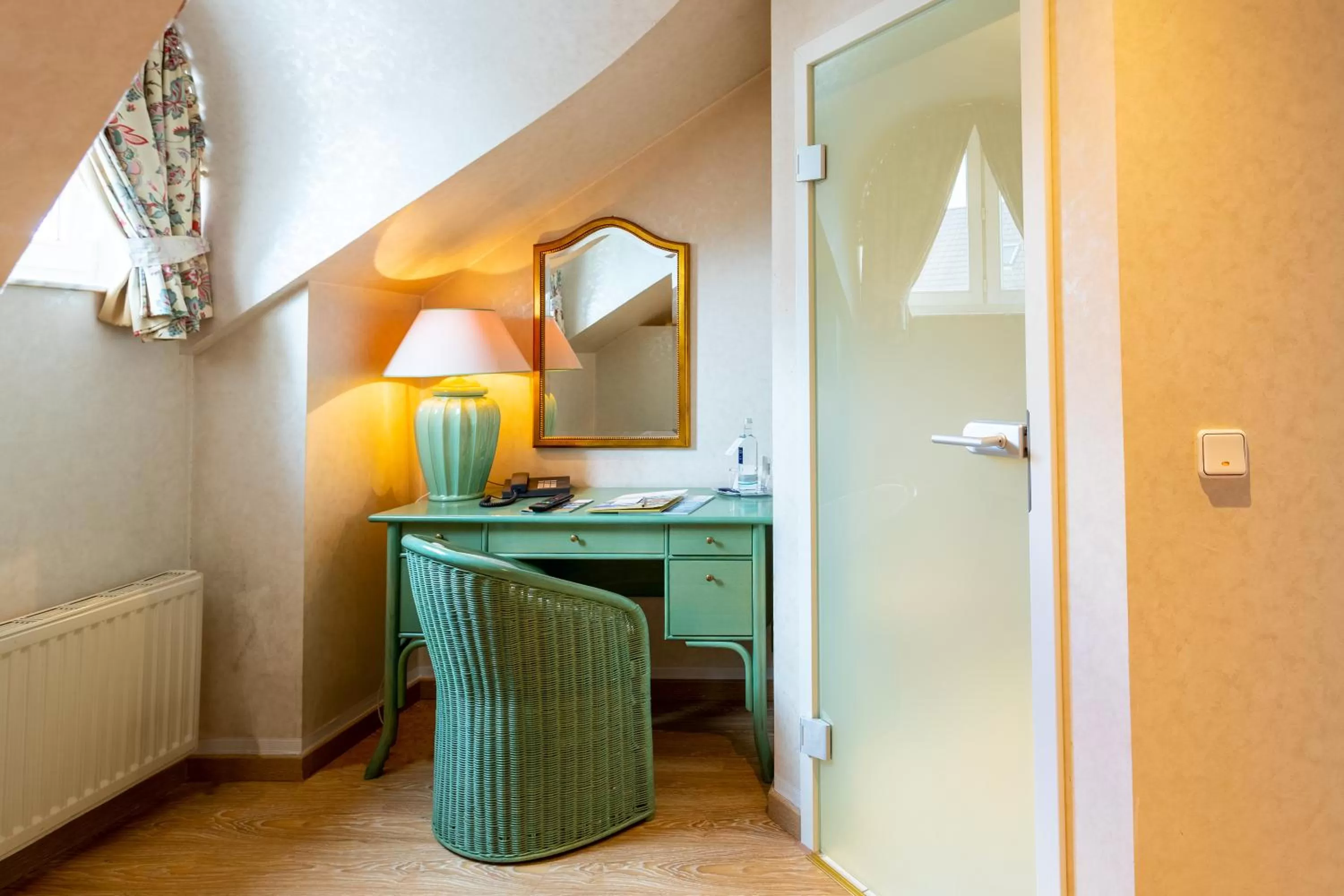 wardrobe in Hotel Am Mühlenteich