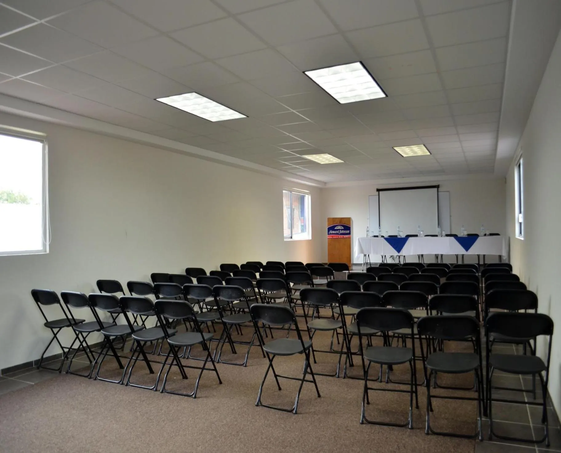 Meeting/conference room in Howard Johnson by Wyndham Morelia Calle Real