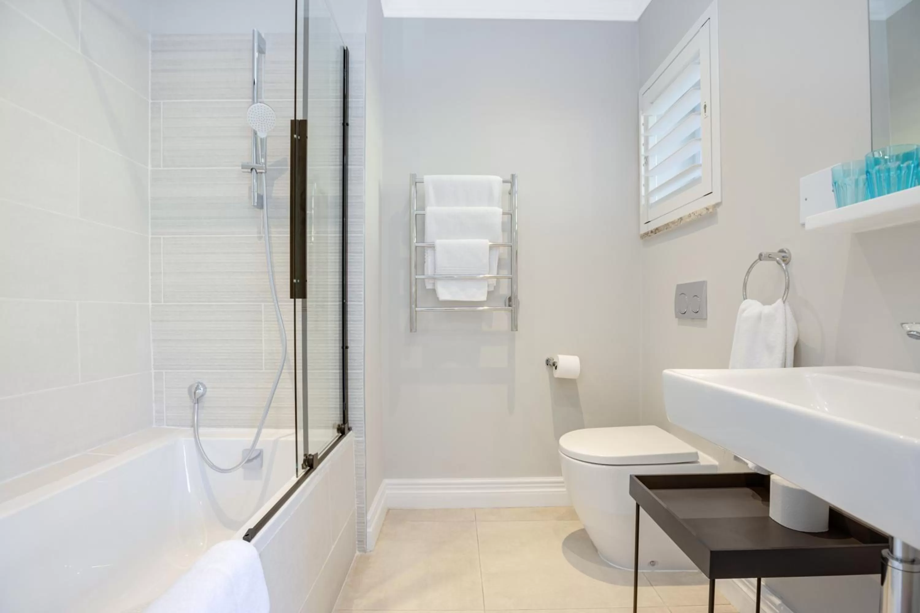 Shower in Amberhall Guesthouse