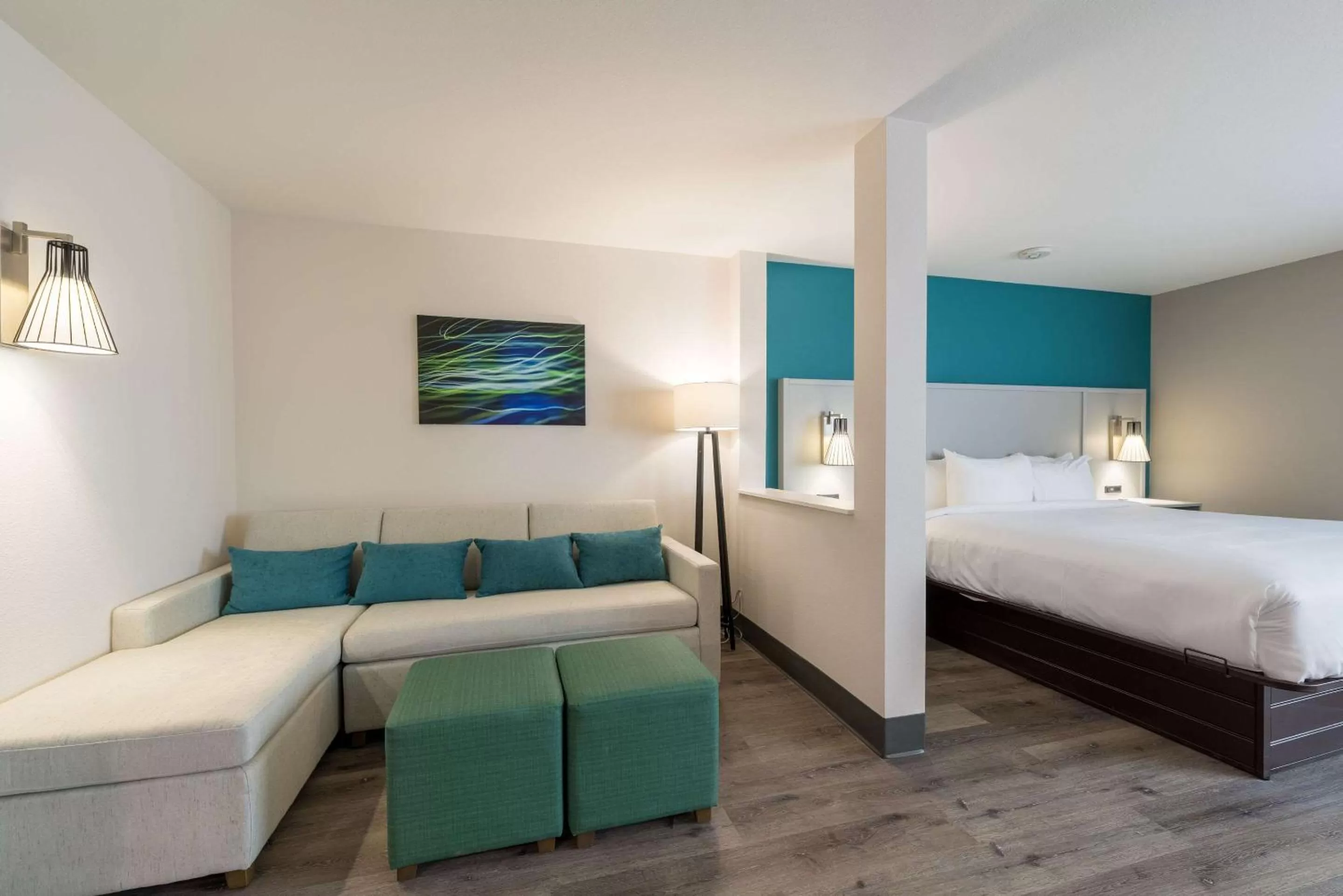 Bedroom, Bed in Comfort Suites Colorado Springs East - Medical Center Area