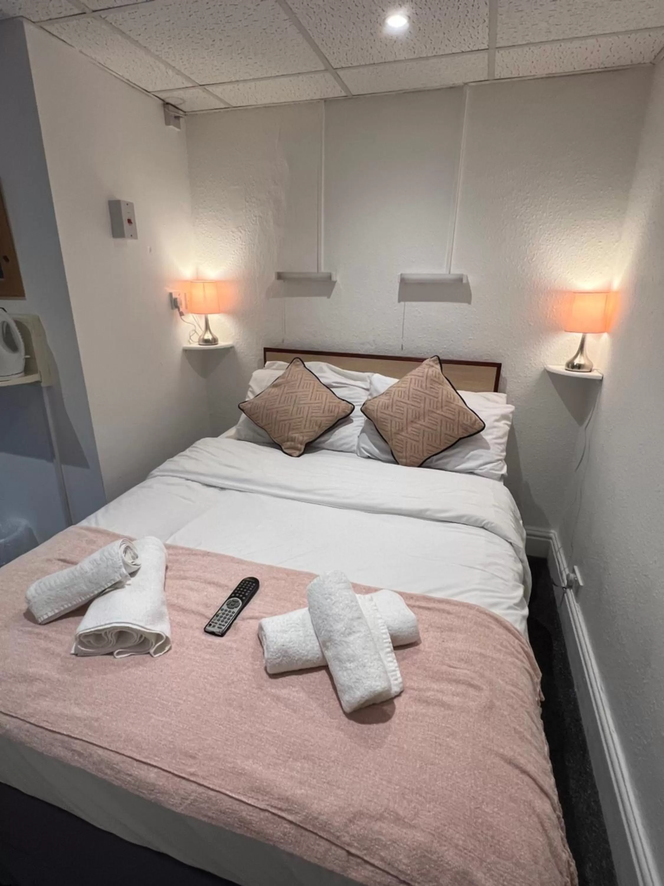 Bed in The Wilton Hotel