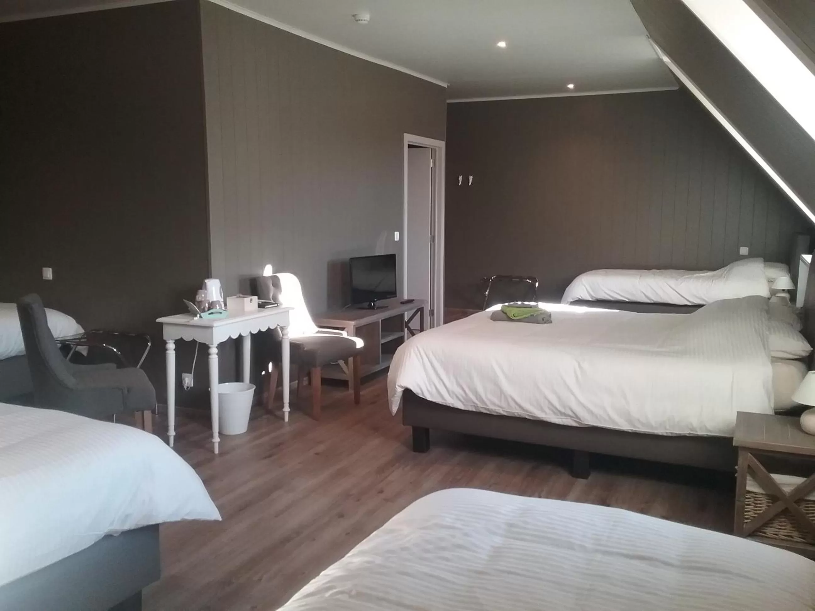 Family Room with Garden View in B&B De Dulle Koe