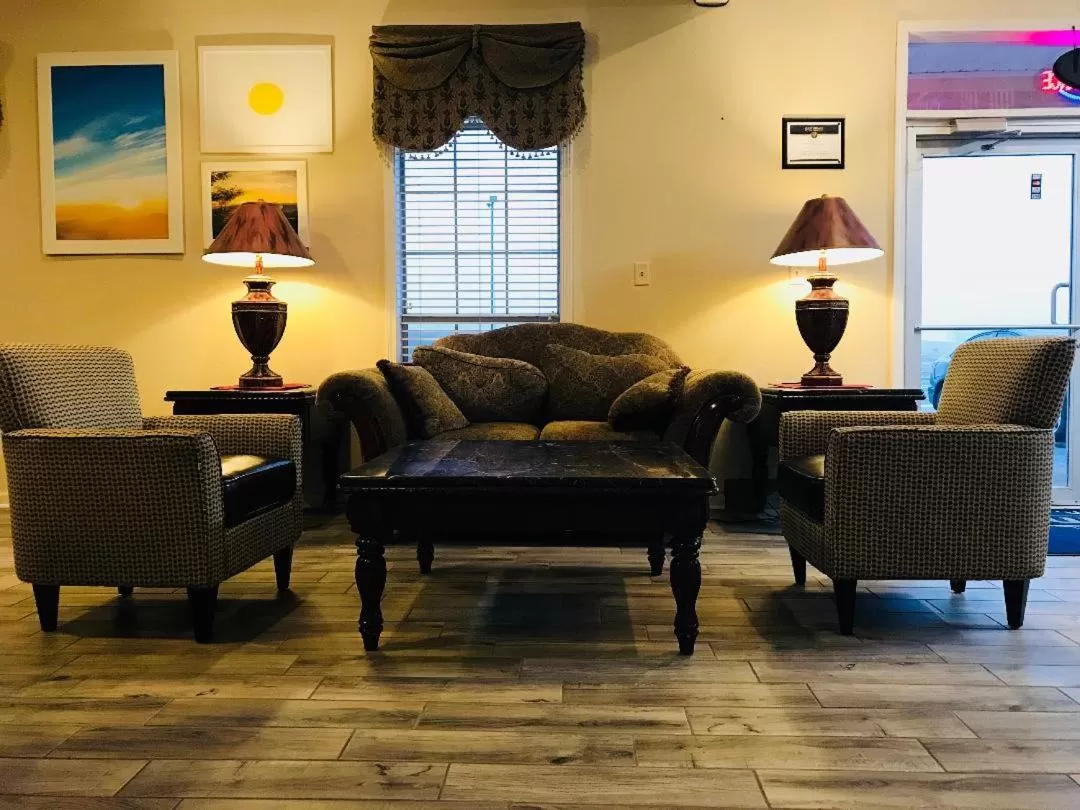 Lounge or bar in Days Inn by Wyndham Trumann AR