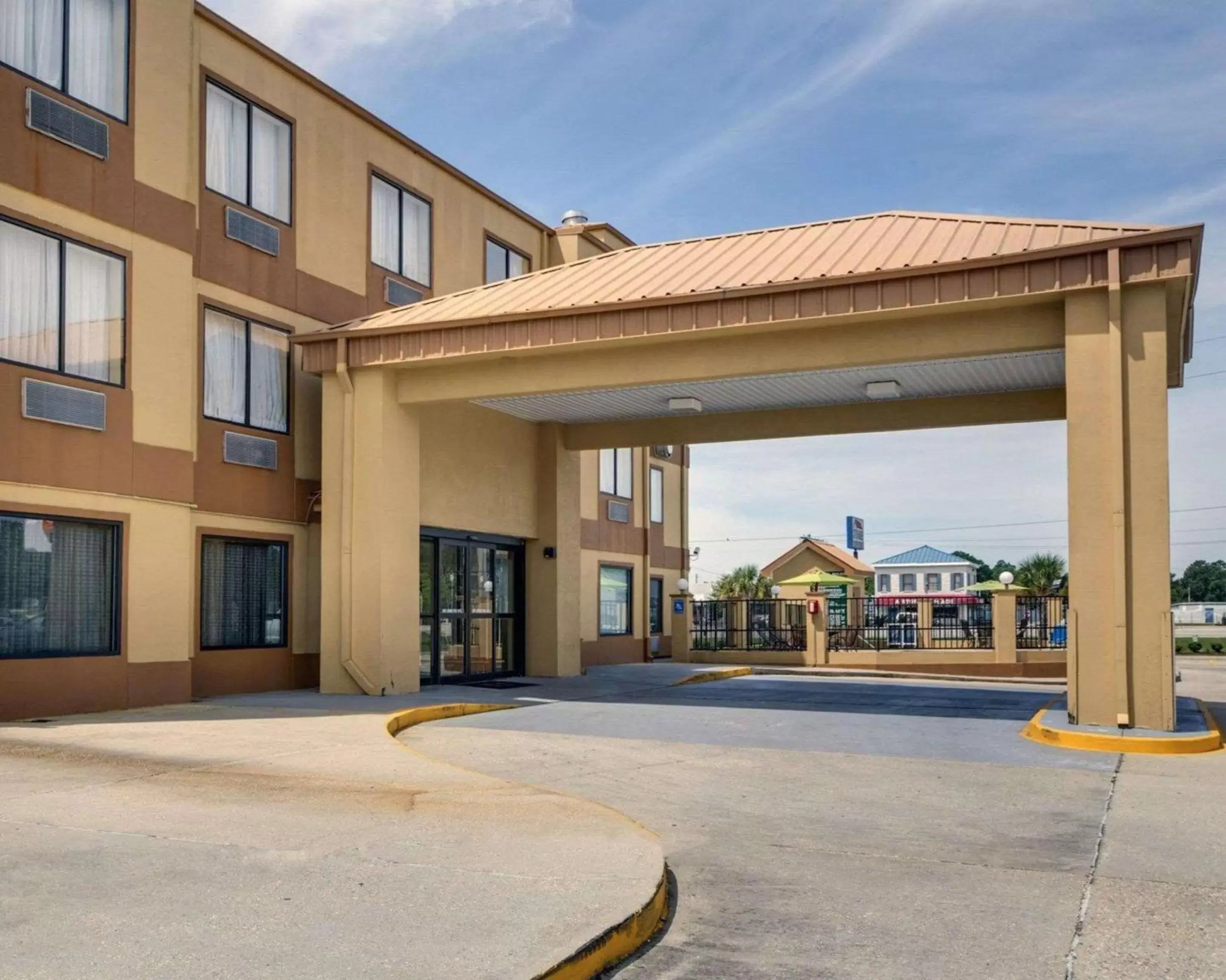 Quality Suites Baton Rouge East - Denham Springs Quality Suites Baton Rouge East - Denham Springs