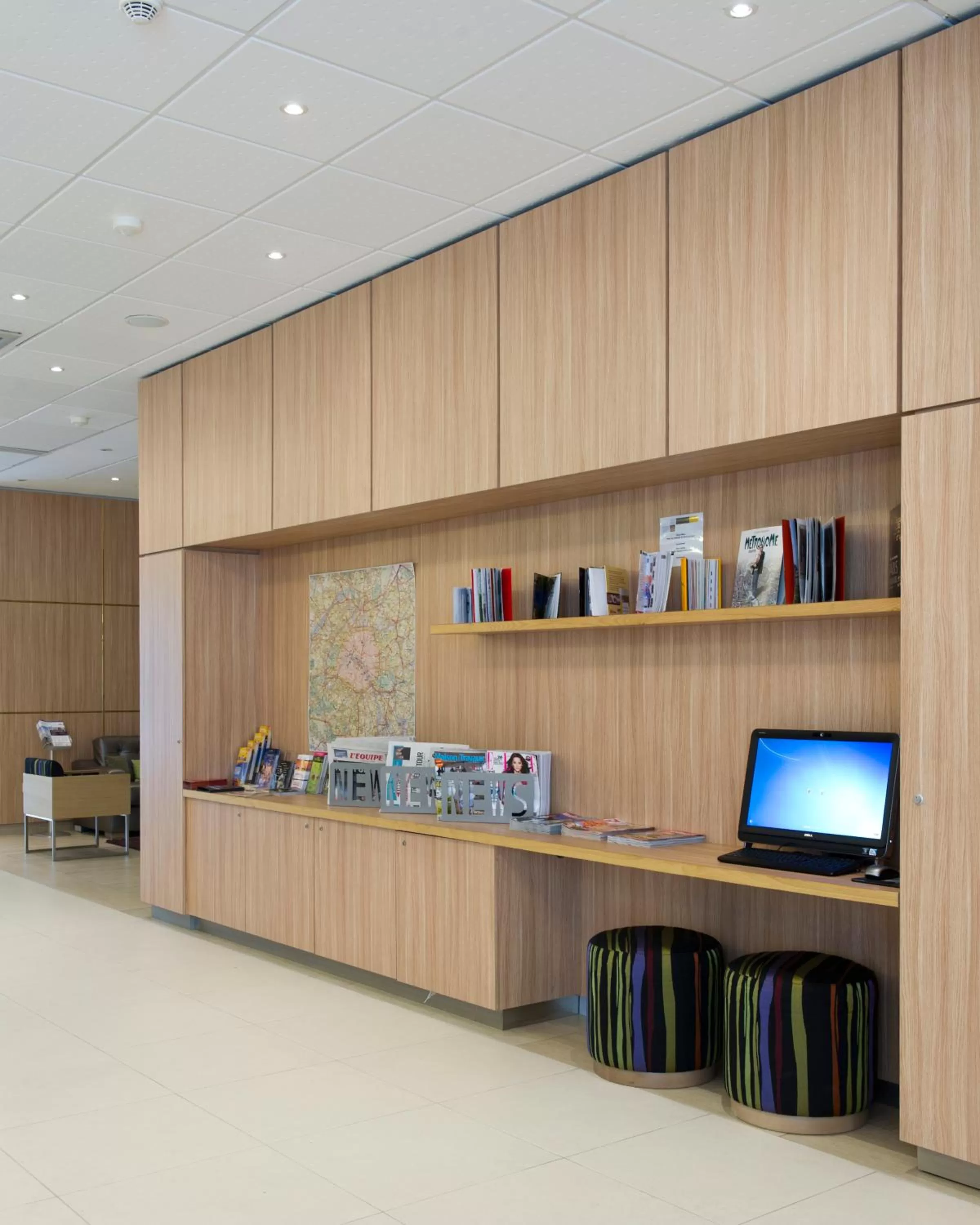 TV and multimedia in Aparthotel Adagio Paris Vincennes