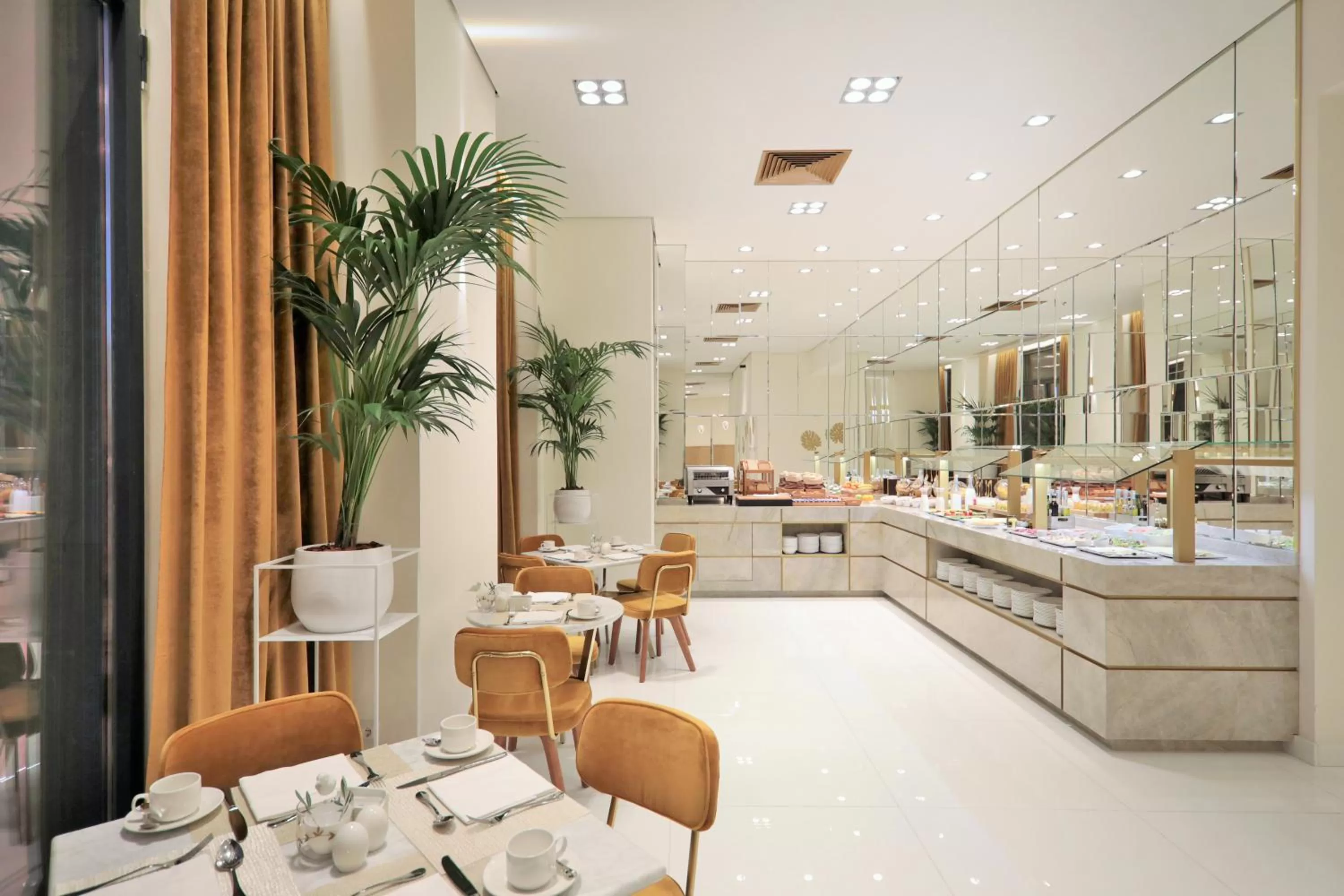 Restaurant/Places to Eat in Iberostar Selection Paseo de Gracia 4 Sup