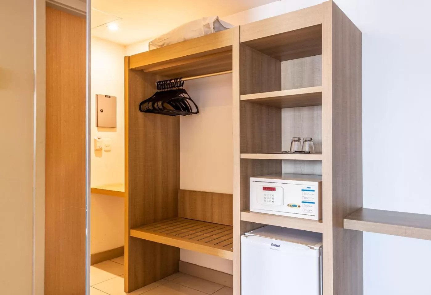 wardrobe in Iu-á Hotel