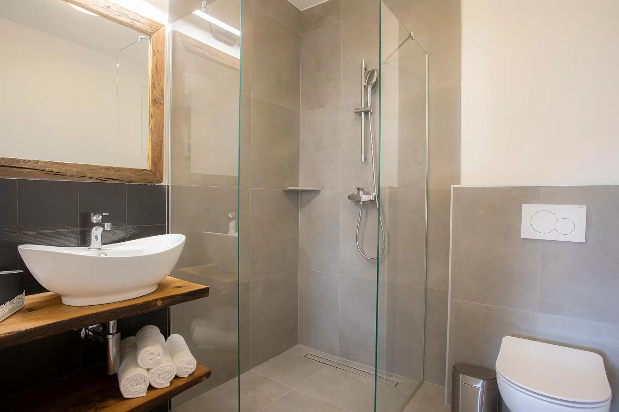 Bathroom in House Troha - Rooms & Apartments