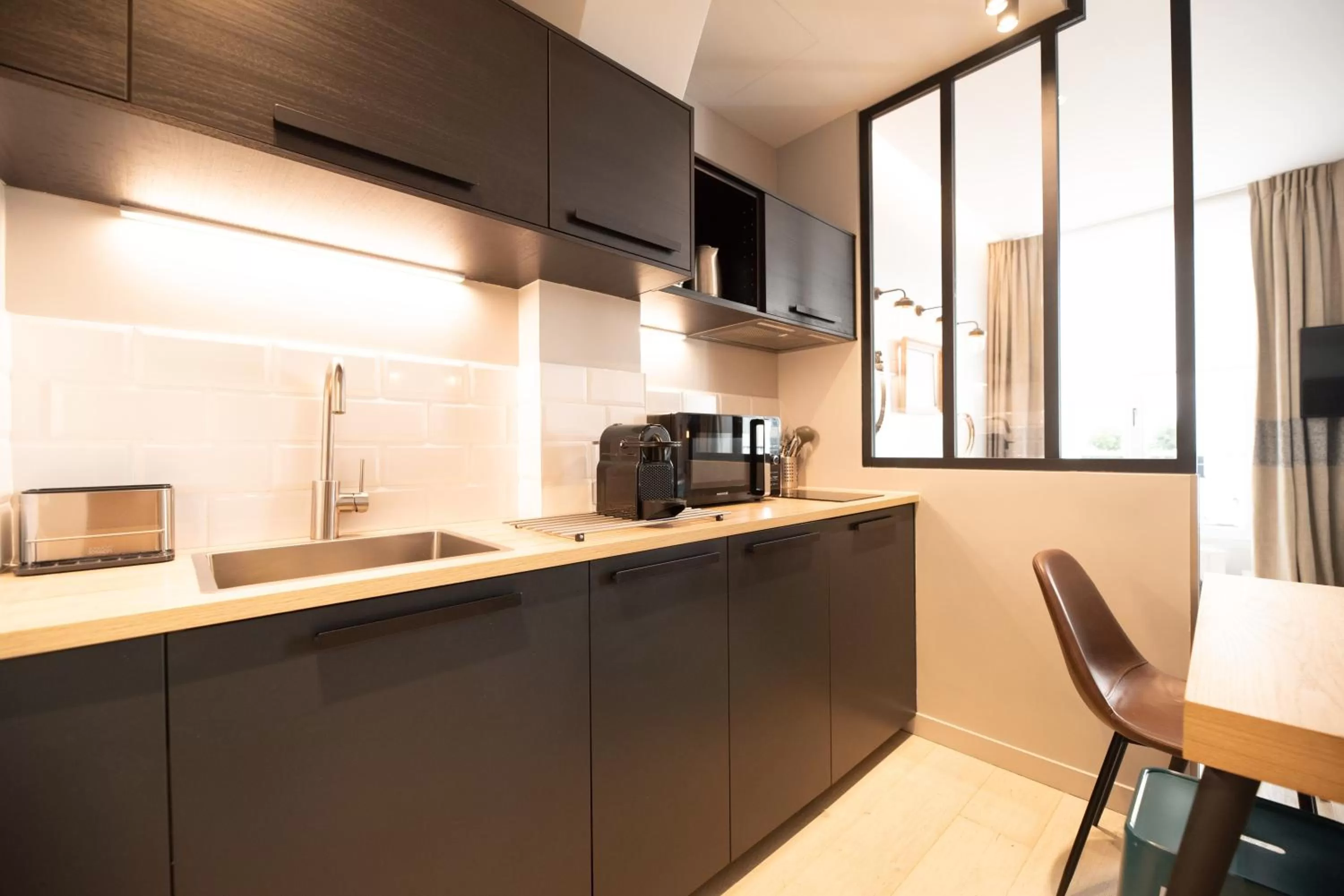 Coffee/tea facilities in Résidence du Louvre