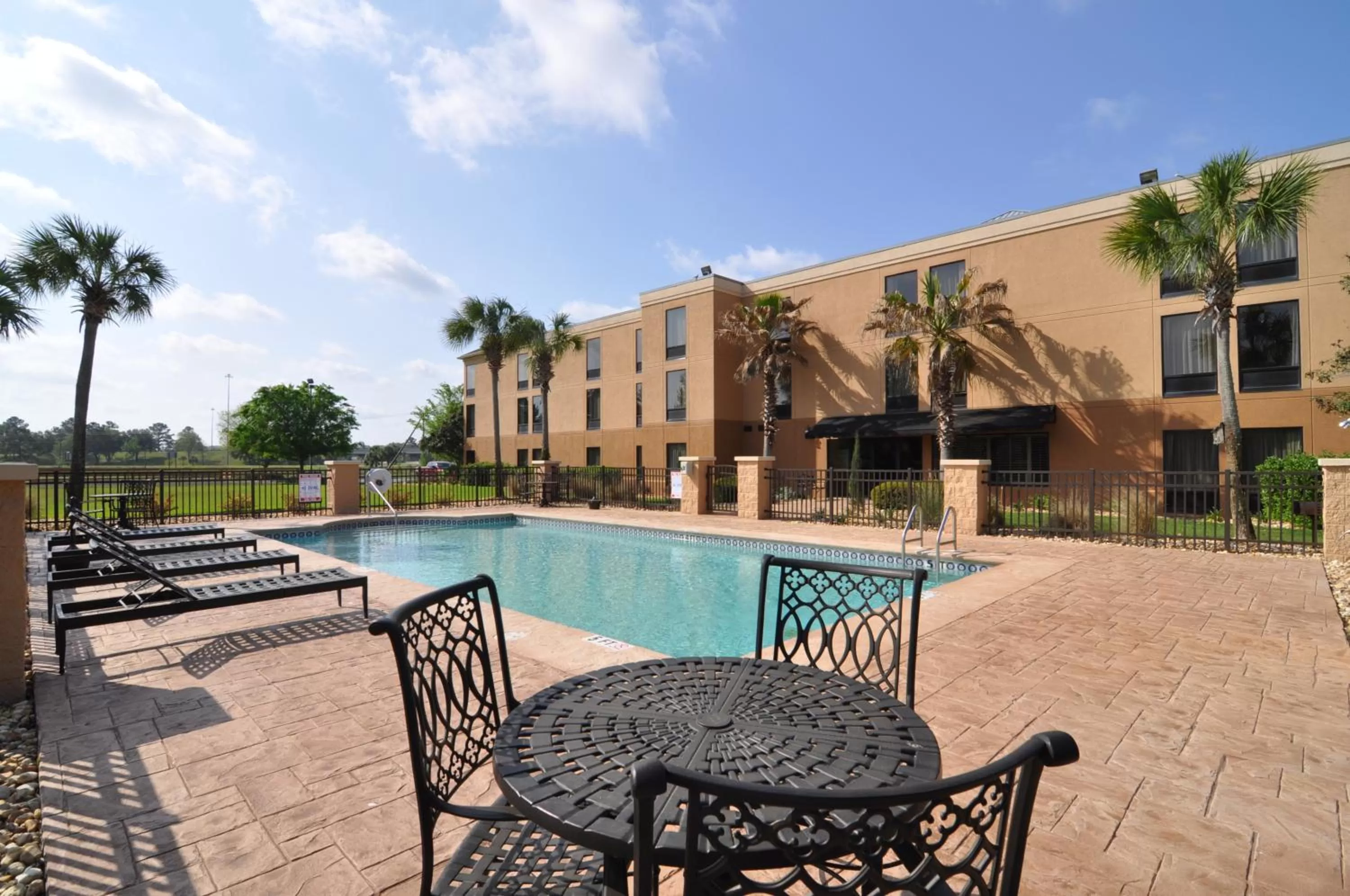 Swimming pool in Best Western Plus Madison