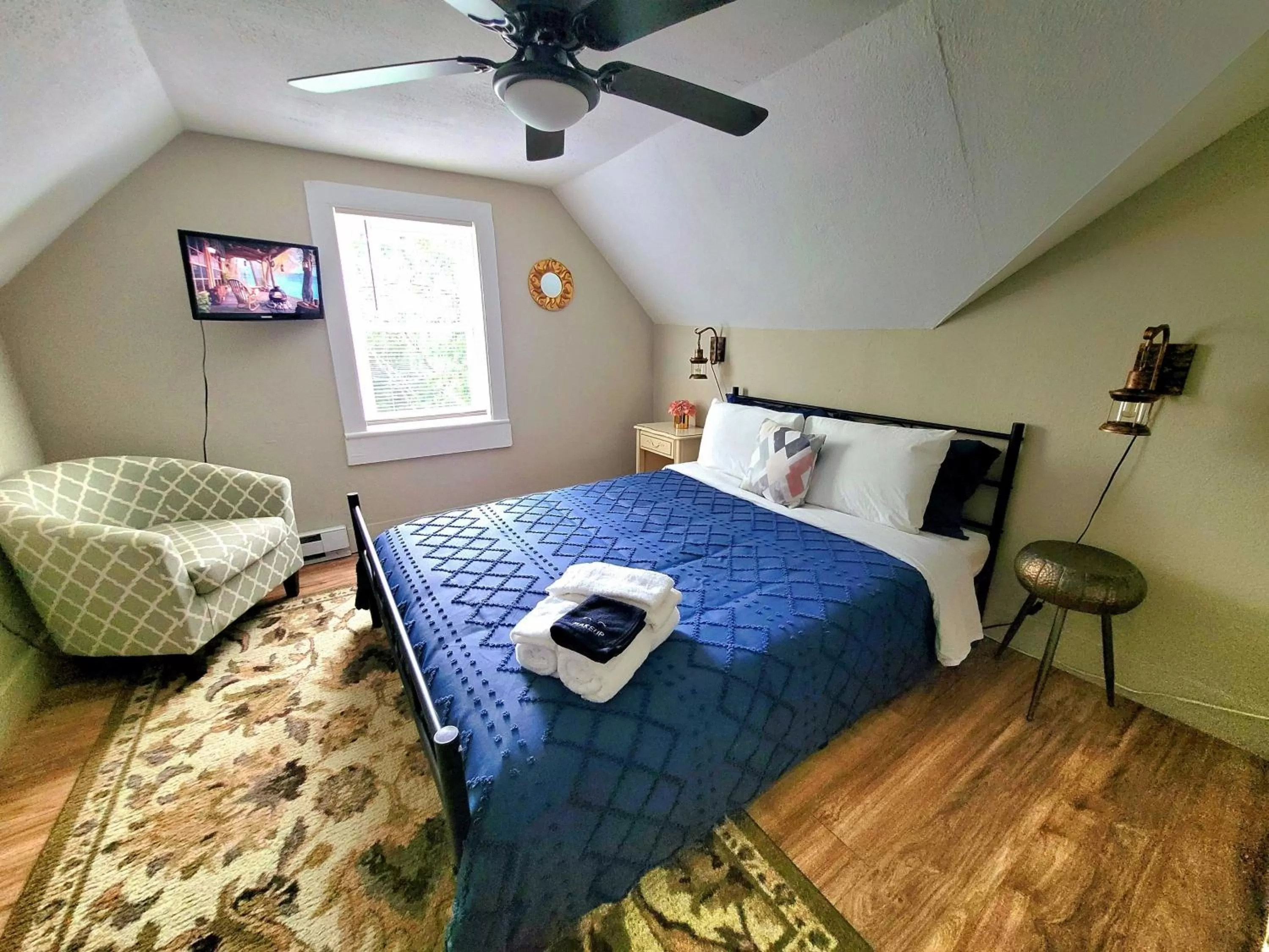 Bed in Pump House Inn & Spa