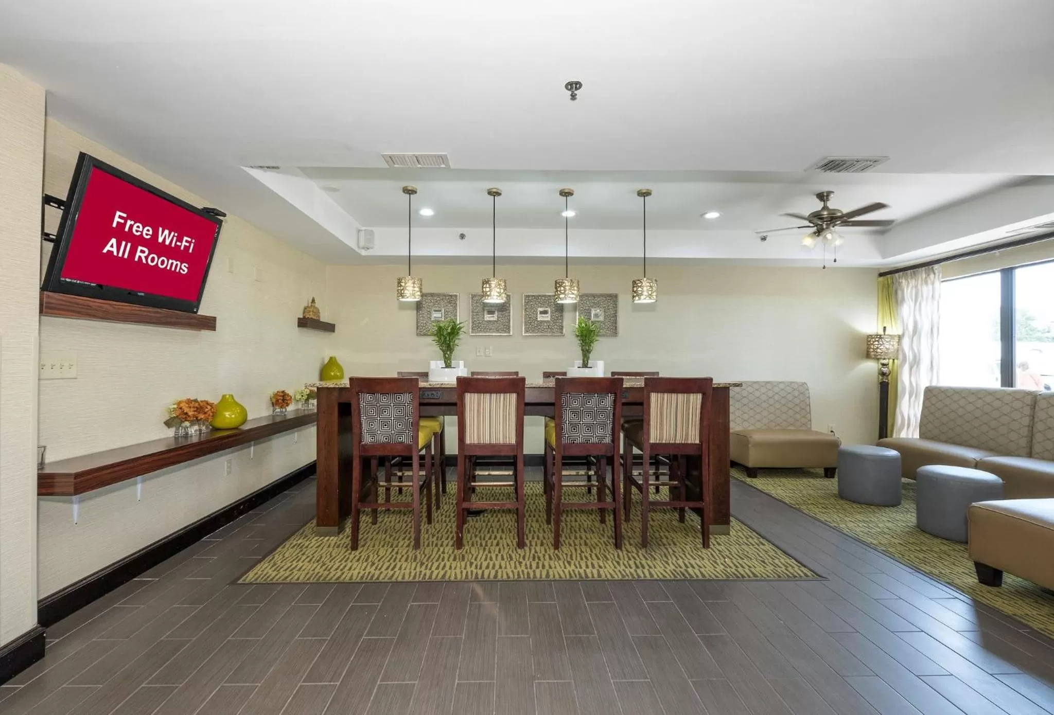 Breakfast in Red Roof Inn Ames