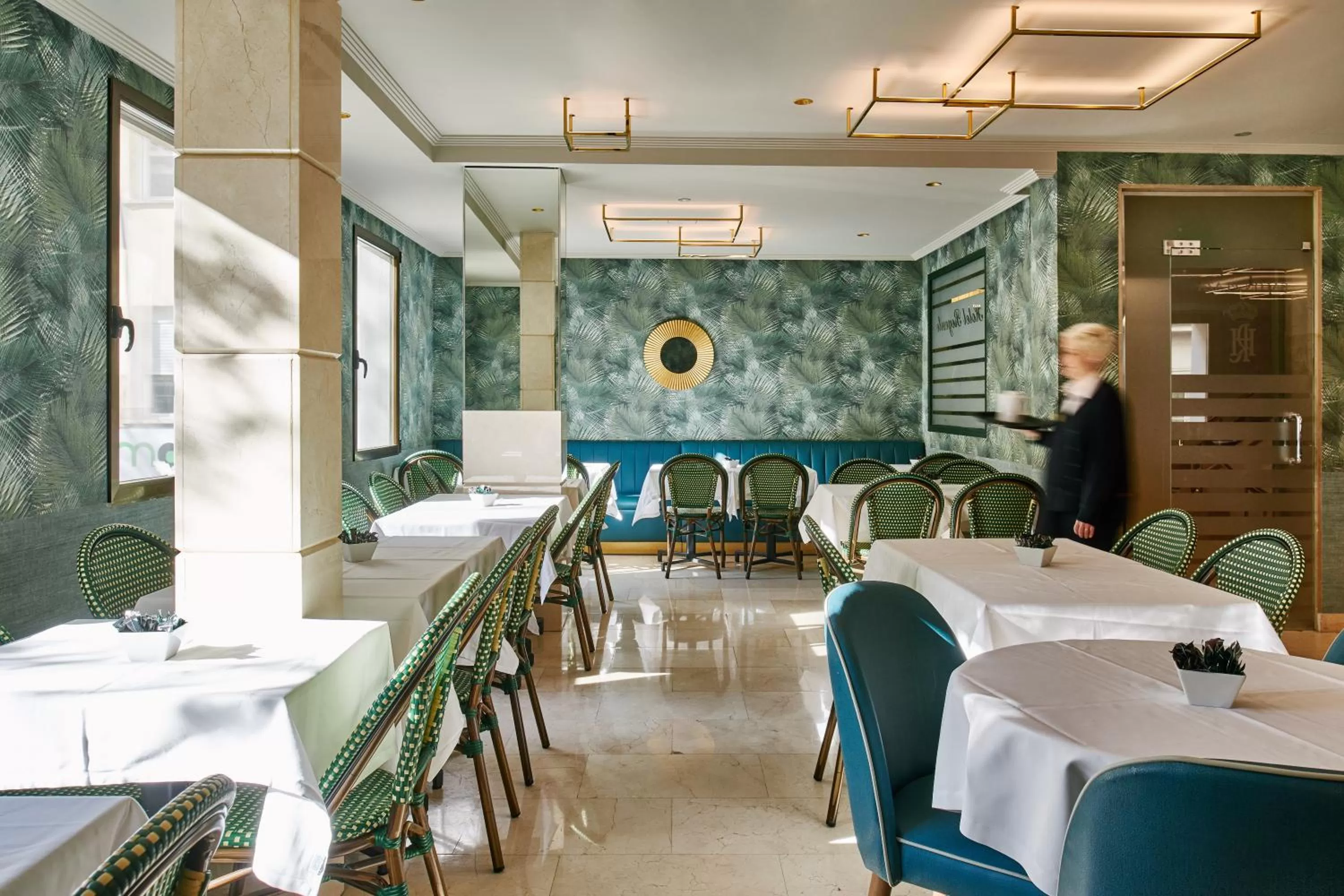 Restaurant/places to eat in Regente Hotel