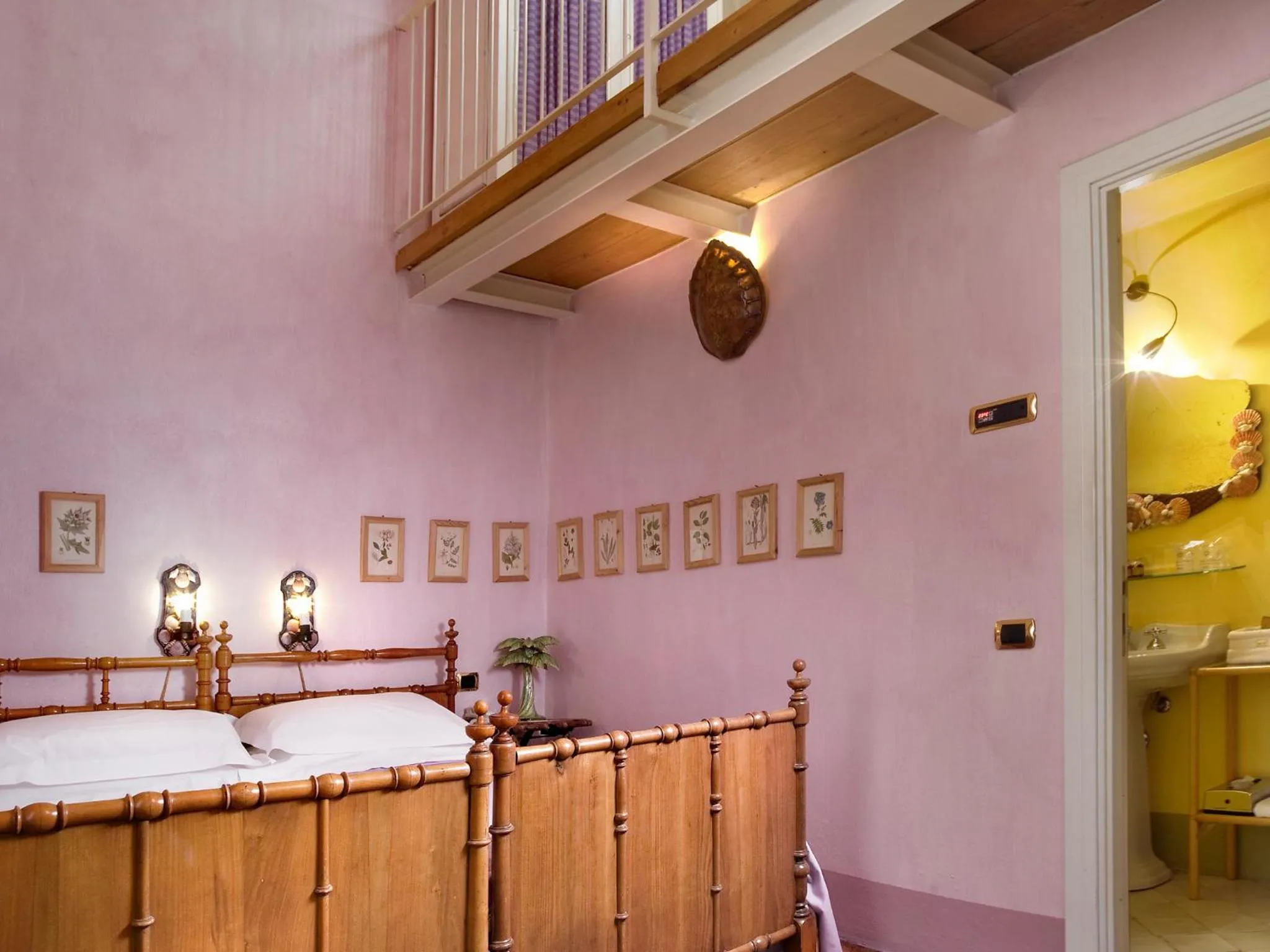 Deluxe Double Room in Graziella Patio Hotel