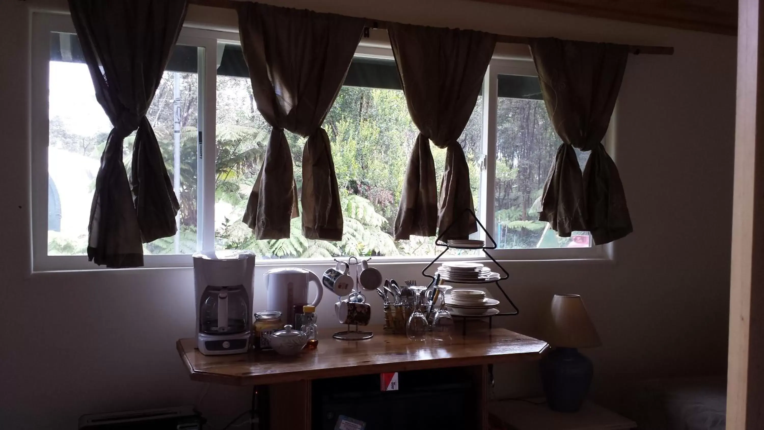 Queen Room in Aloha Crater Lodge Queen Room in Aloha Crater Lodge