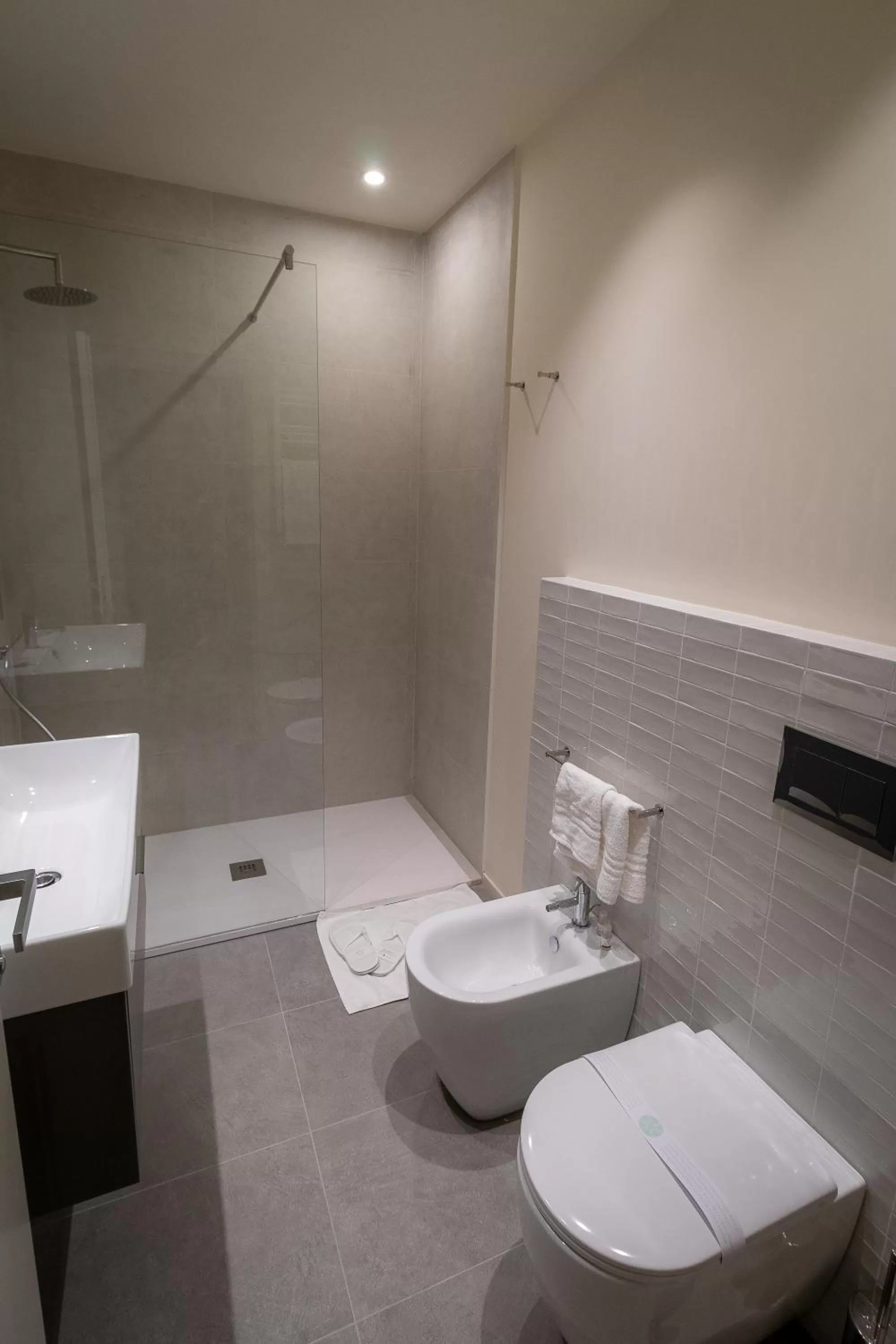 Shower, Bathroom in Pasubio Quattro BB