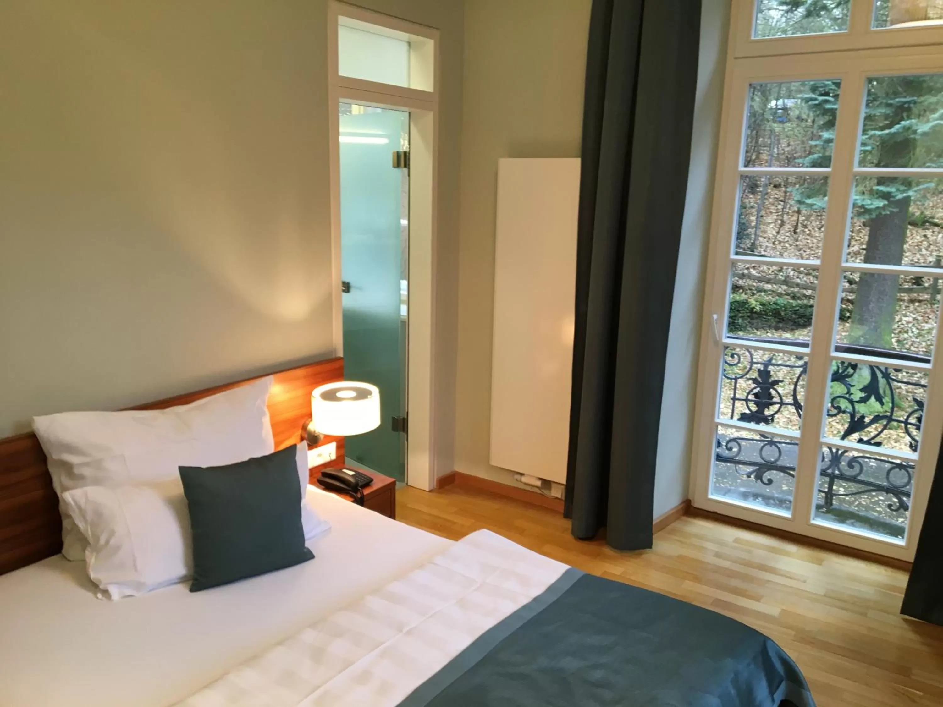 Photo of the whole room, Bed in Hotel Schloss Rabenstein