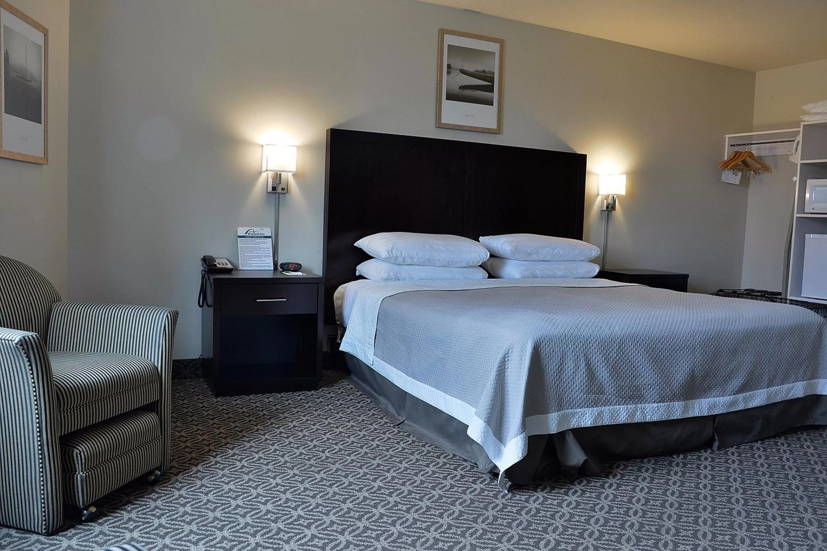 Photo of the whole room, Bed in The Madison Inn