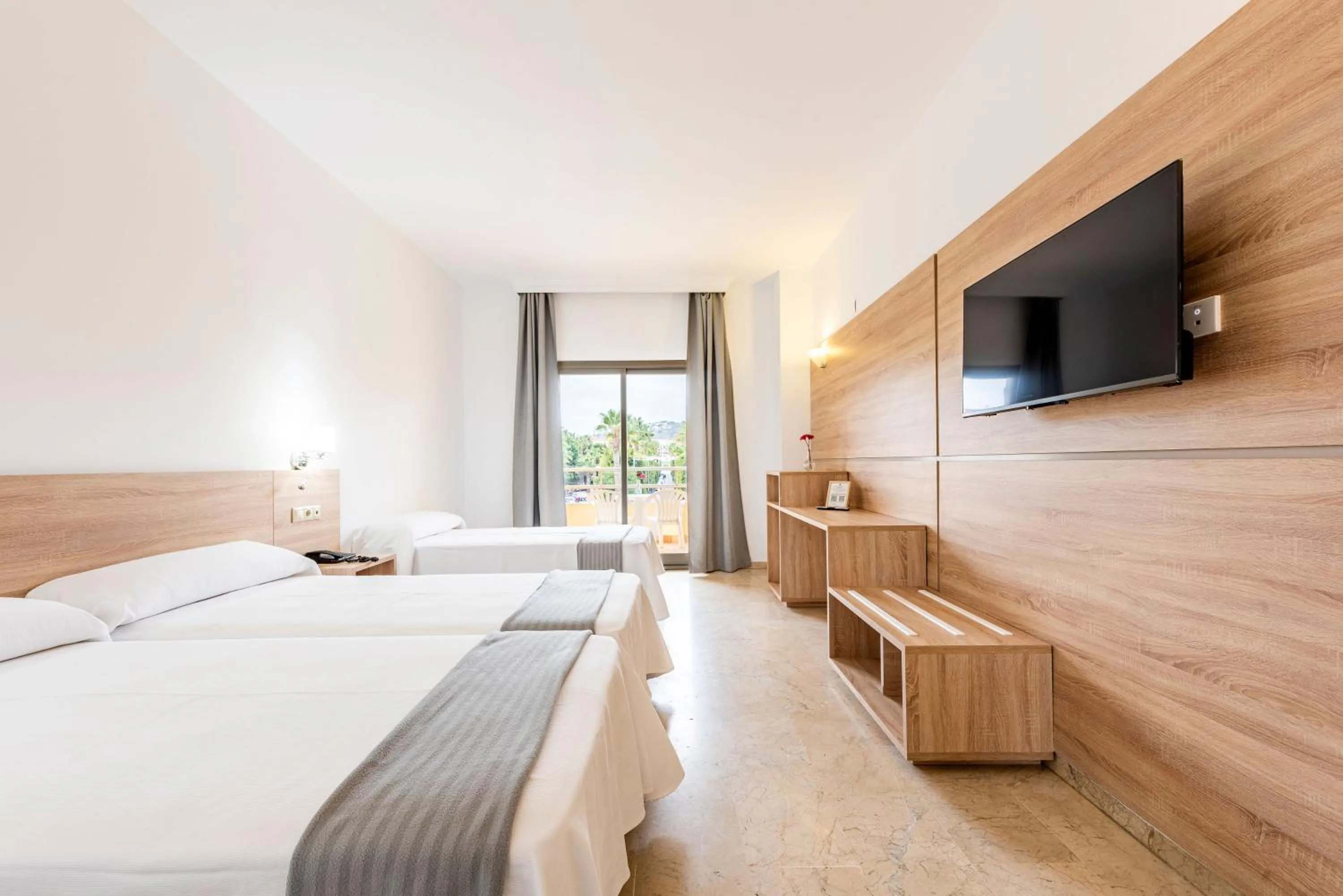 Bed in Hotel Toboso Almuñécar