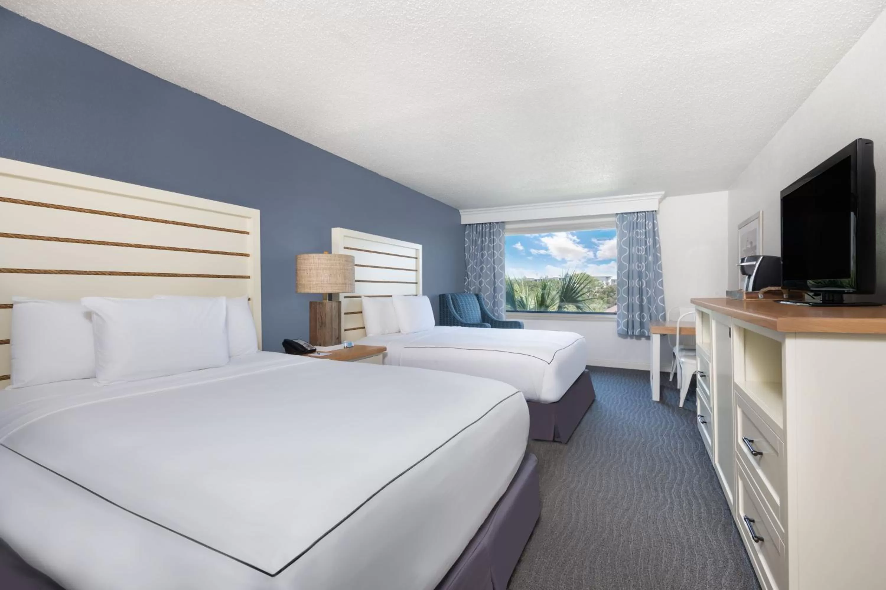 Photo of the whole room, Bed in Beach House Resort Hilton Head Island