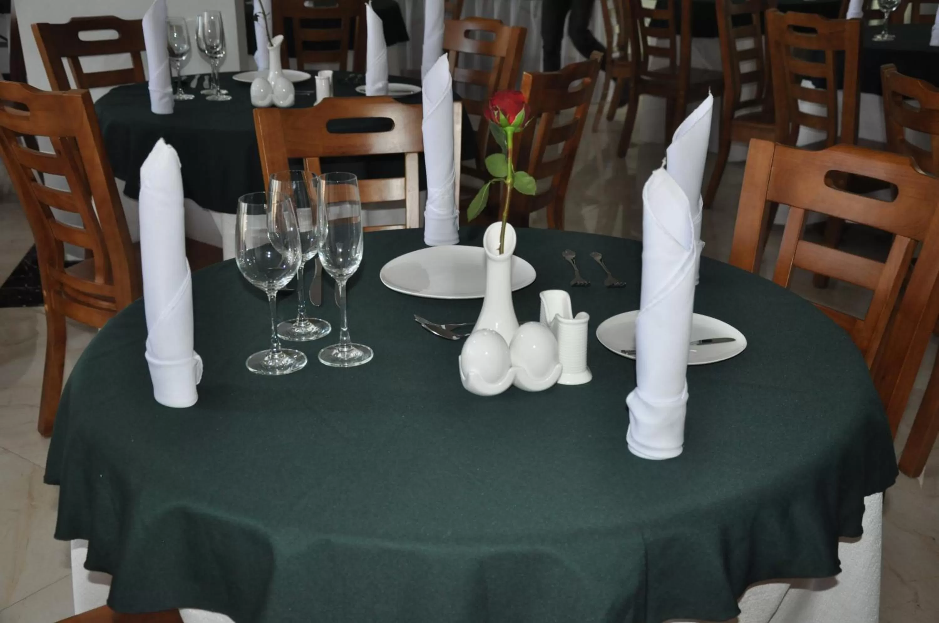 Restaurant/Places to Eat in North Addis Hotel