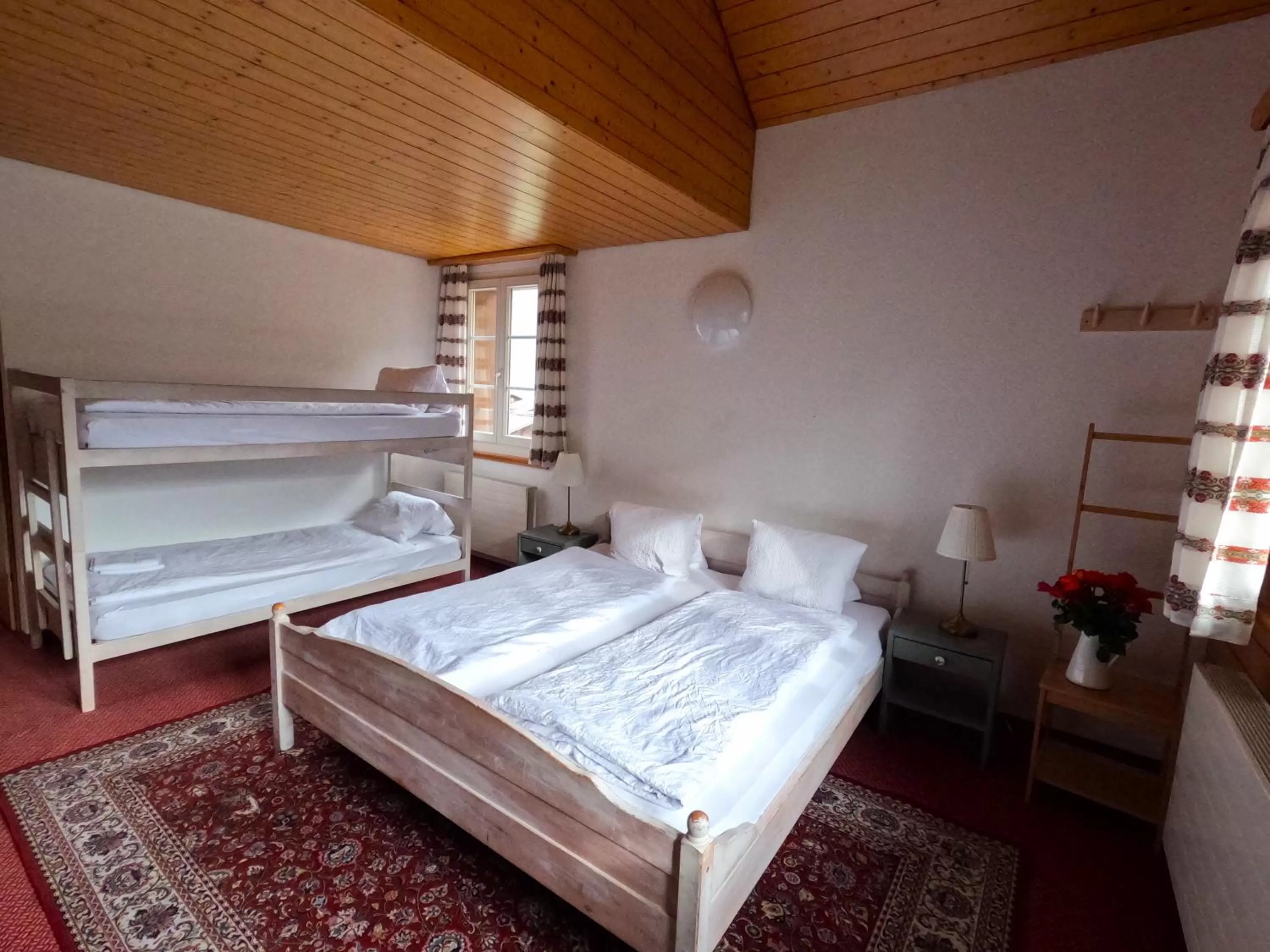 Bed in Alpenrose Hotel and Gardens