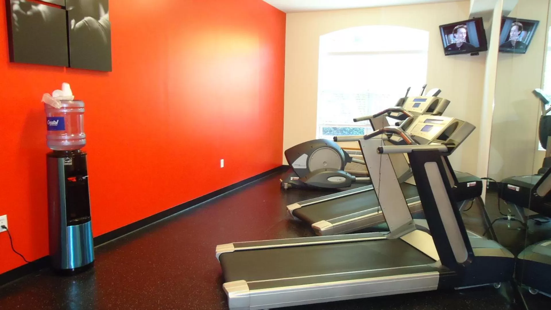 Fitness centre/facilities in Country Inn & Suites by Radisson, Williamsburg Historic Area, VA