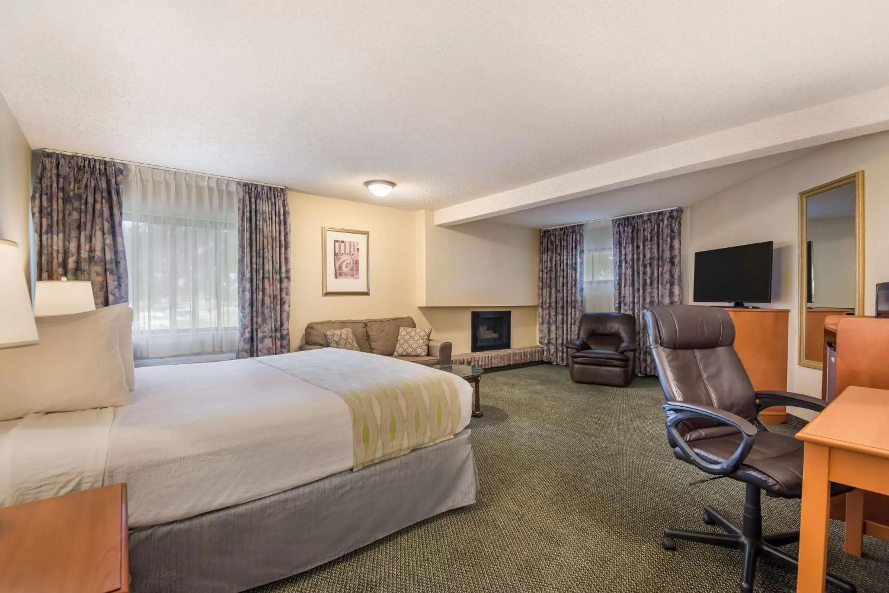 Bedroom, Bed in SureStay Plus Hotel by Best Western Reno Airport