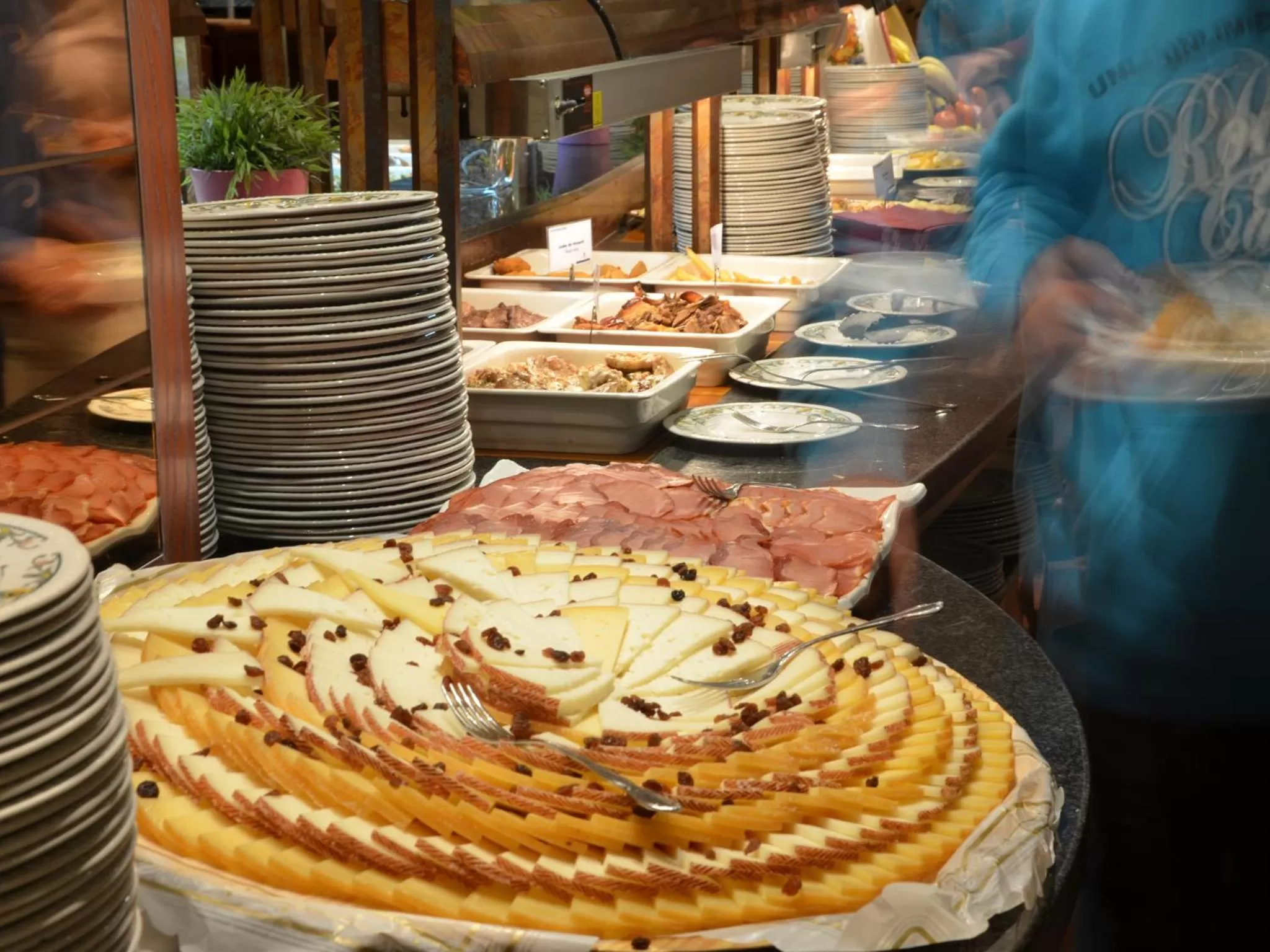 Restaurant/places to eat in Beatriz Toledo Auditorium & Spa