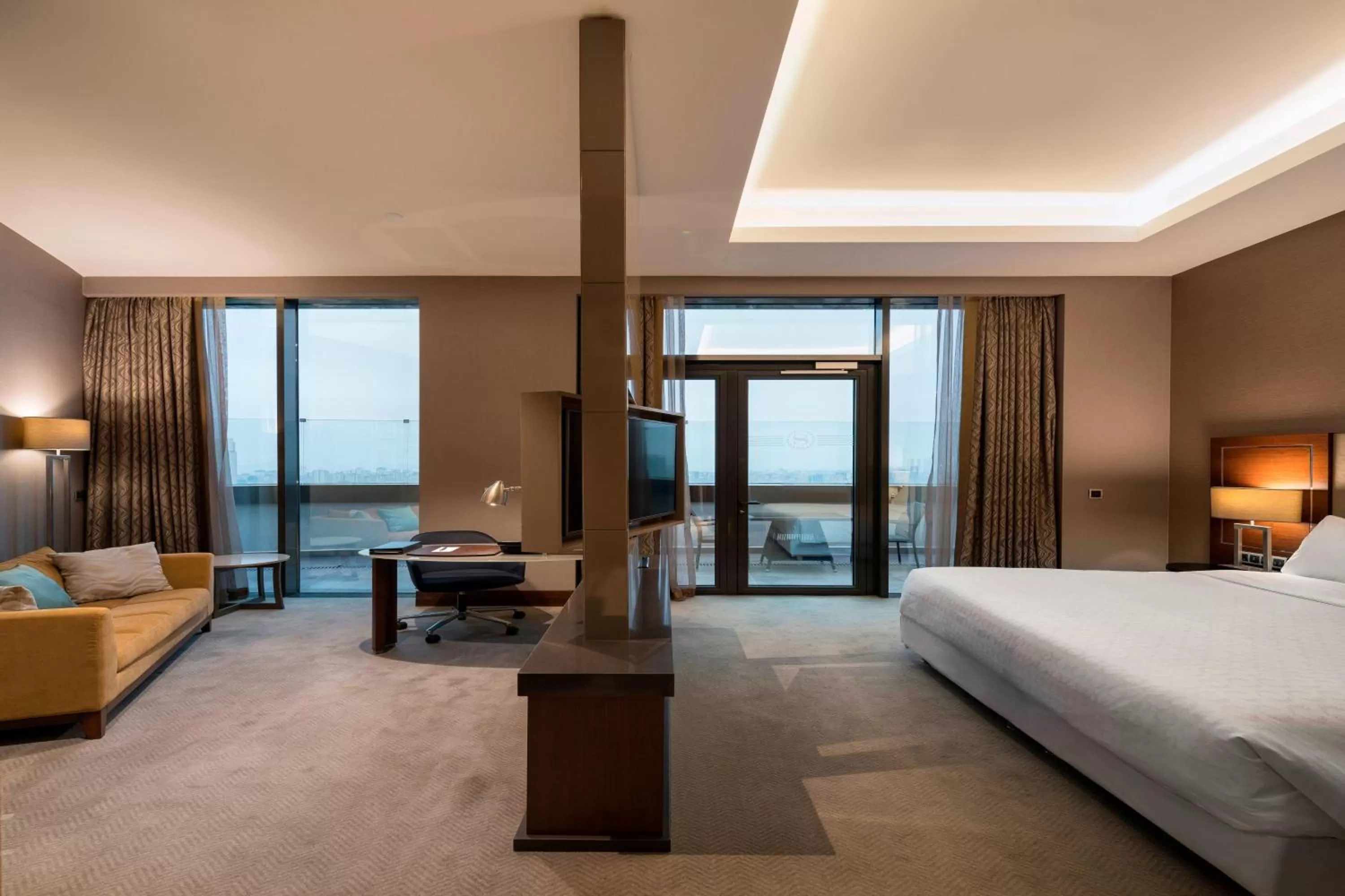 Bedroom, Bed in Sheraton Grand Istanbul Atasehir