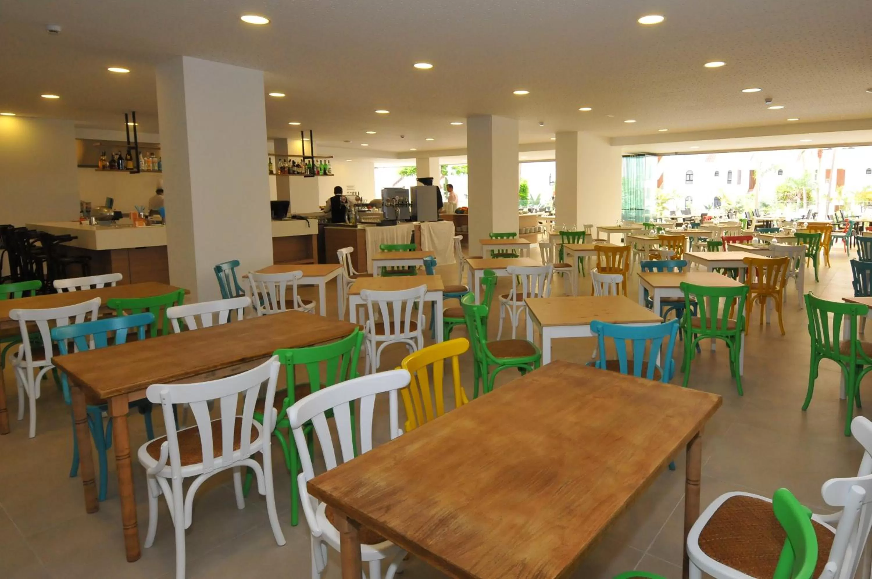 Restaurant/places to eat in Paradise Park Fun Lifestyle Hotel