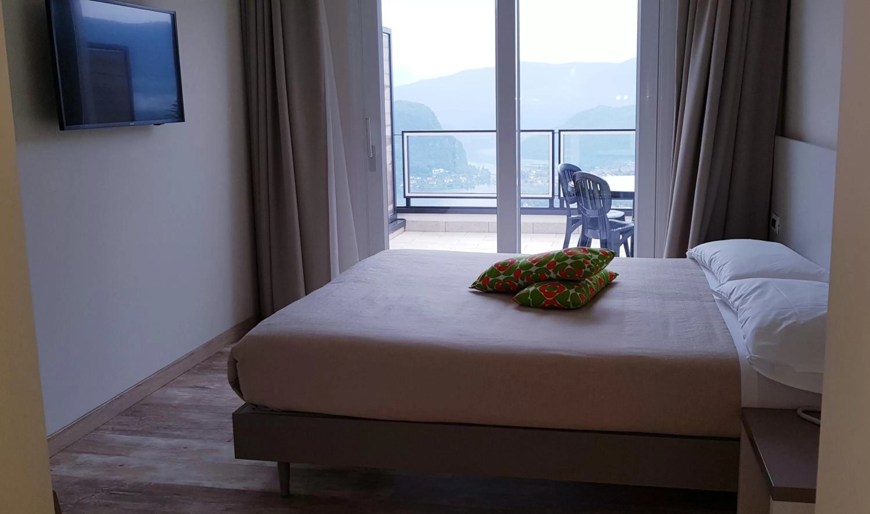 Photo of the whole room, Bed in Stampa 1968 Hotel e Ristorante