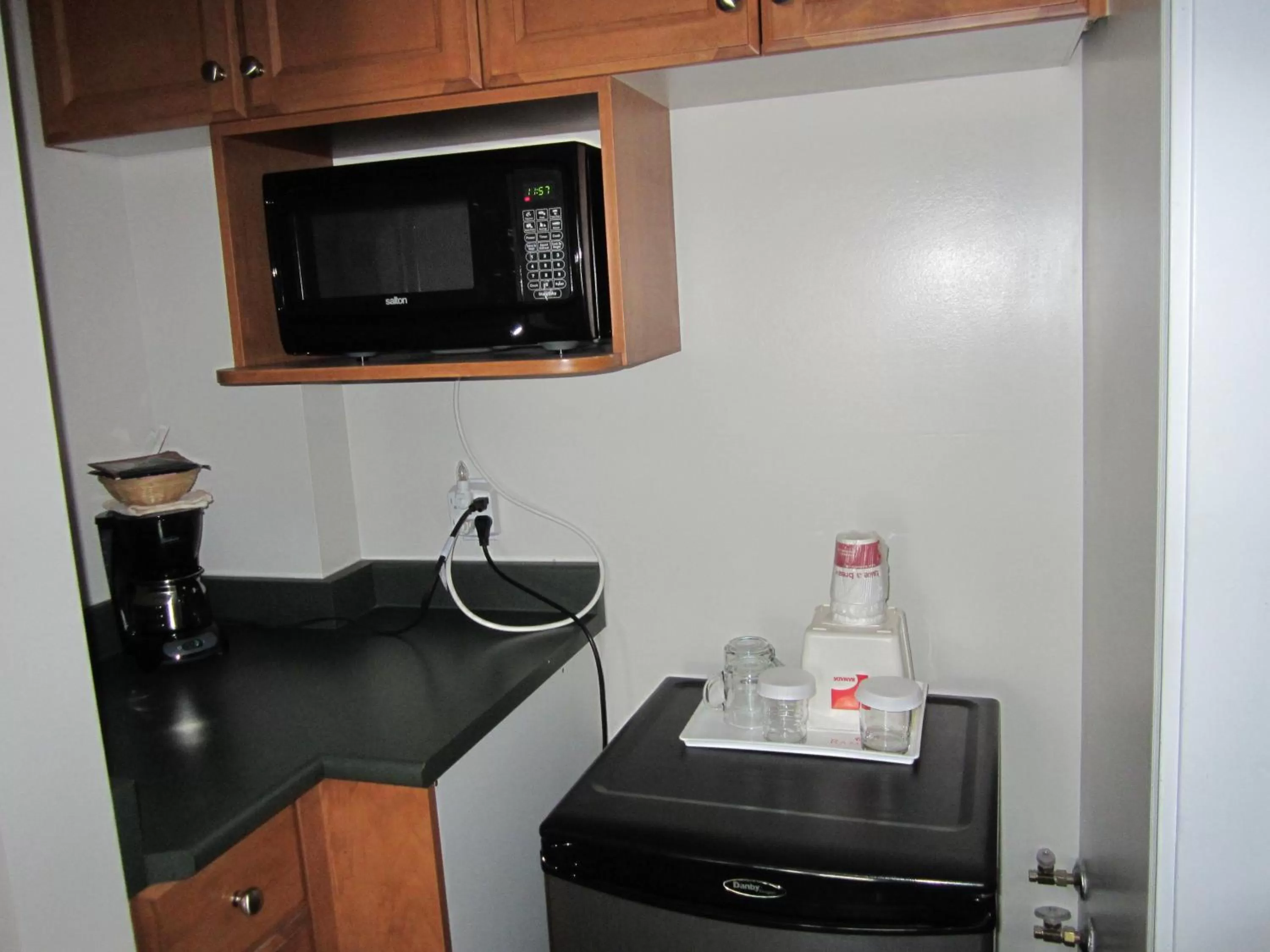 Kitchen or kitchenette in Ramada Merritt