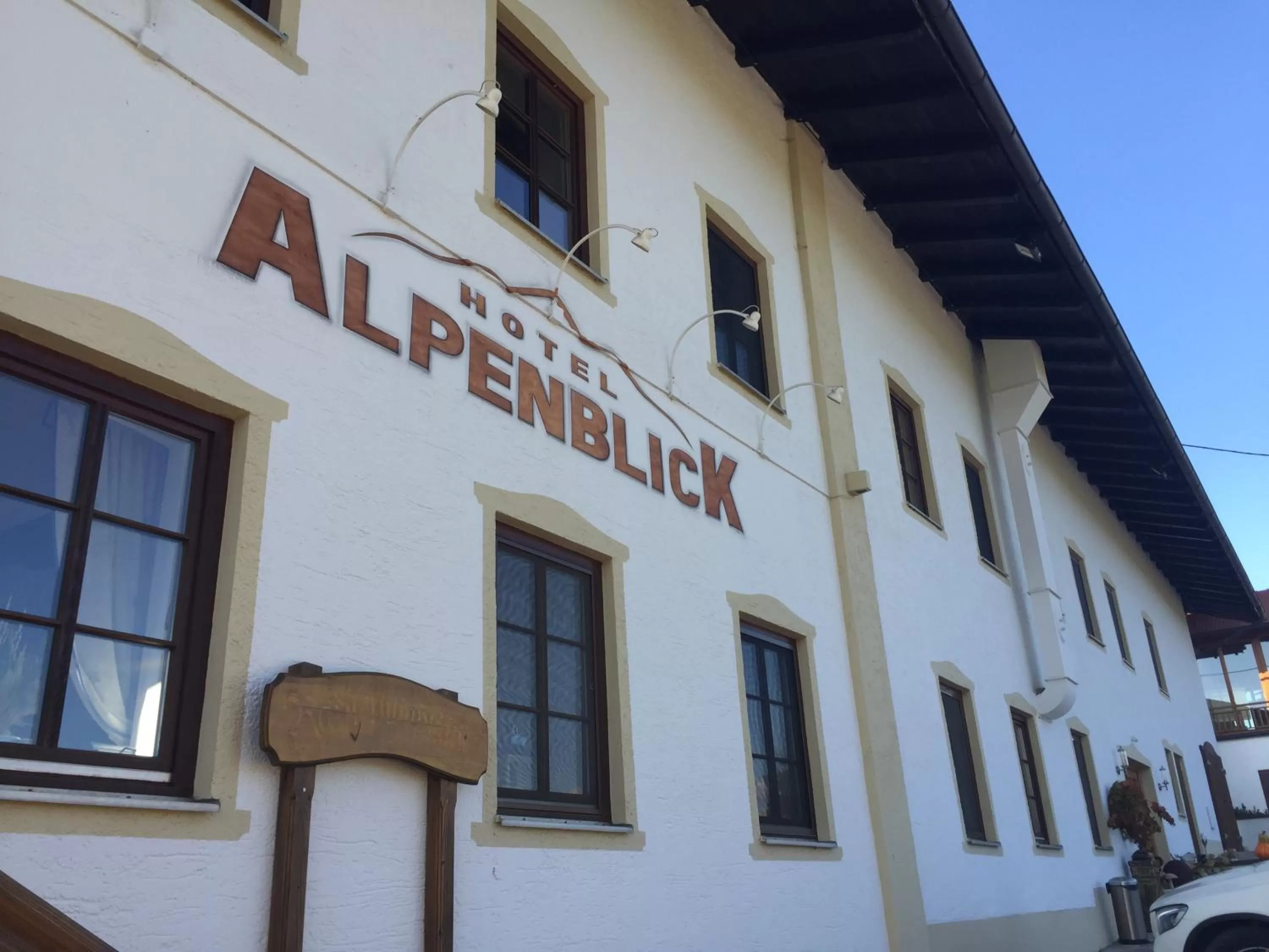 Facade/entrance in Hotel Alpenblick