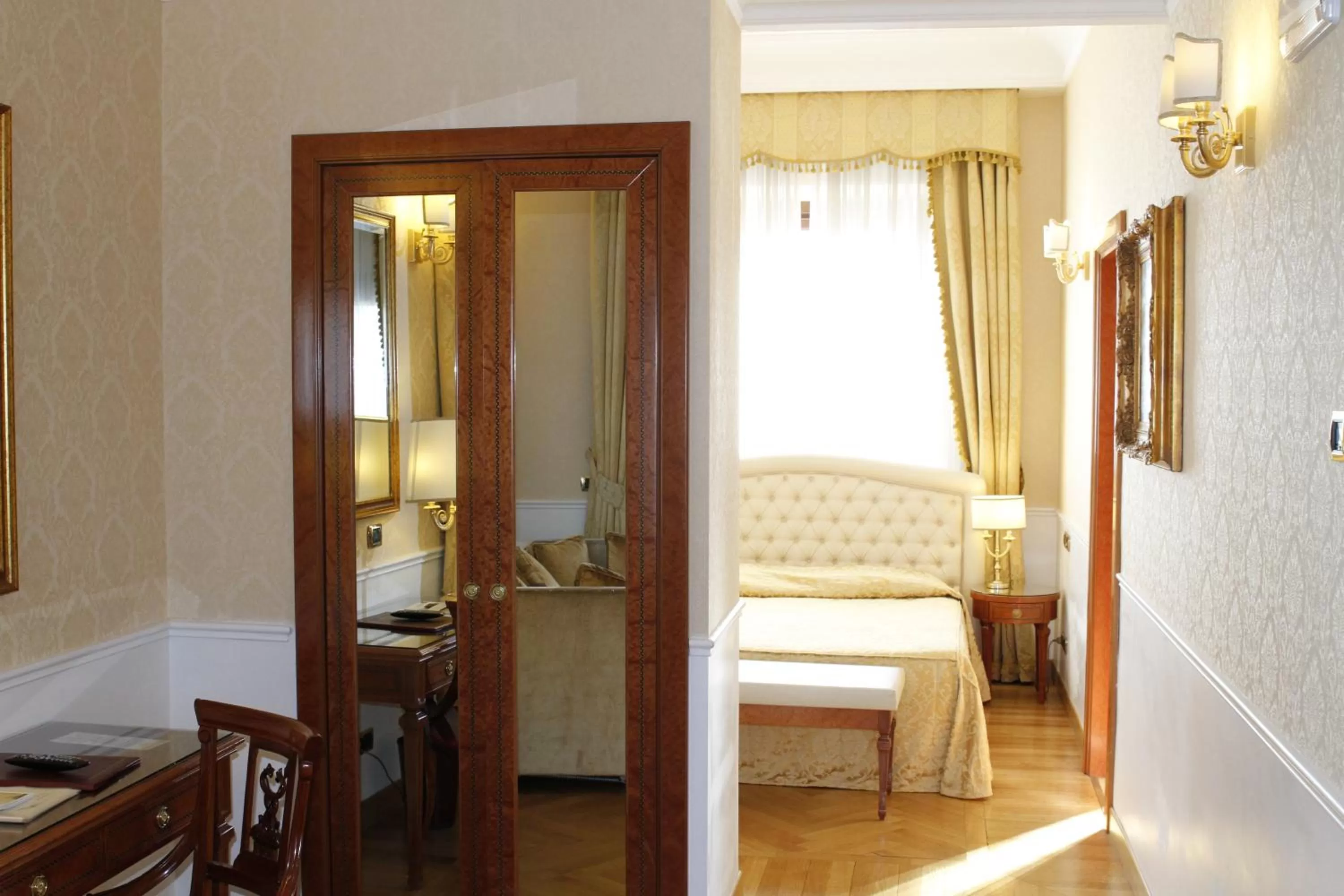Photo of the whole room, Bed in Hotel Villa Pinciana