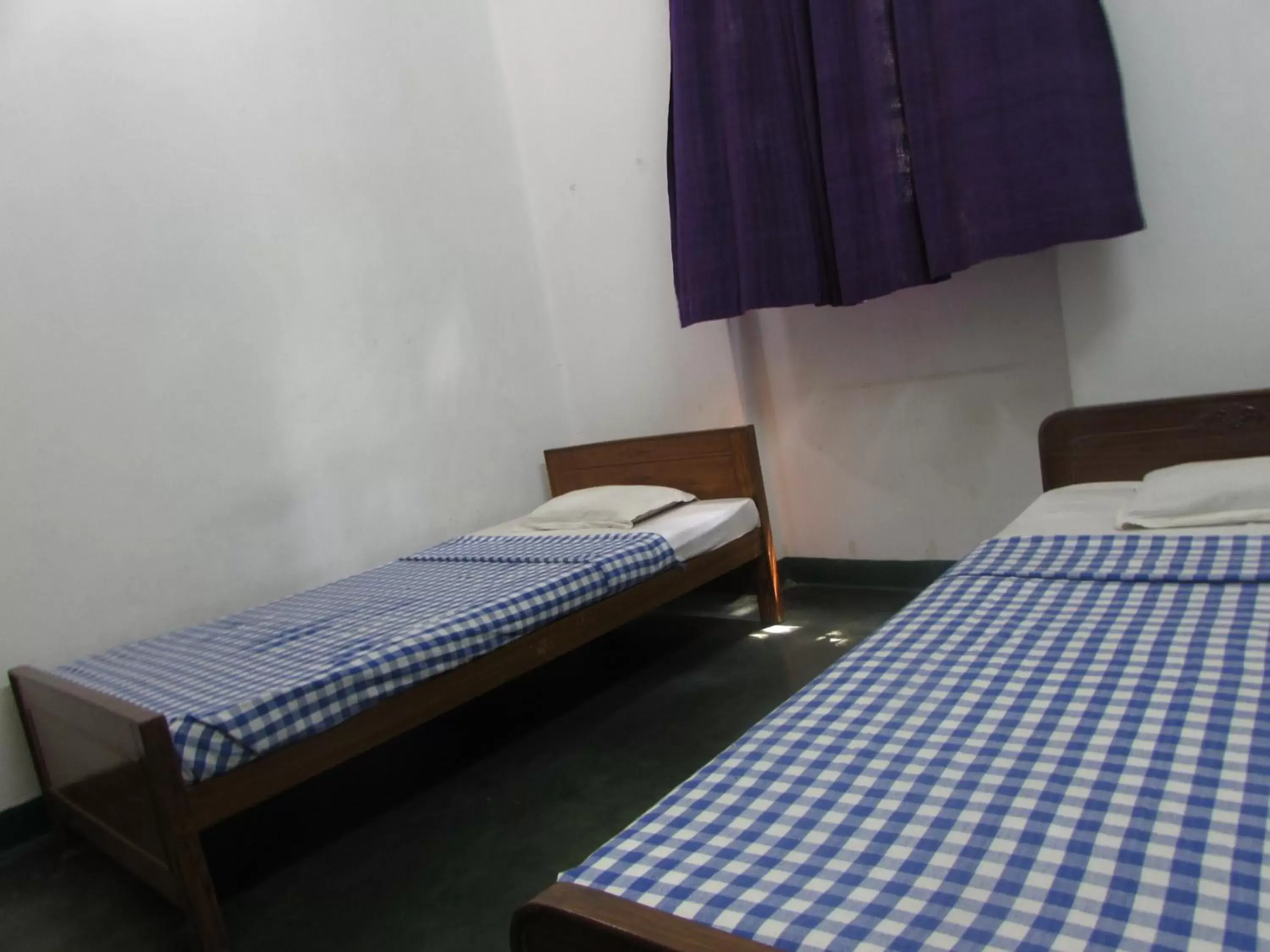 Standard Double Room with Shared Bathroom in YWCA GALLWAY GUEST HOUSE Standard Double Room with Shared Bathroom in YWCA GALLWAY GUEST HOUSE