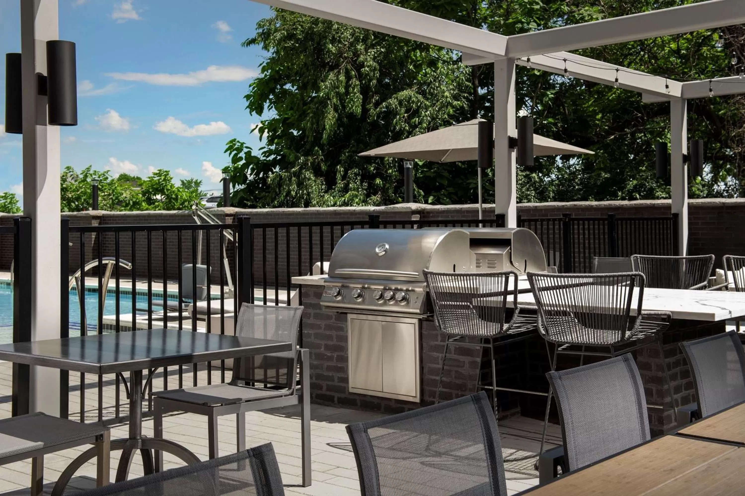 Property building in Homewood Suites By Hilton Louisville Airport