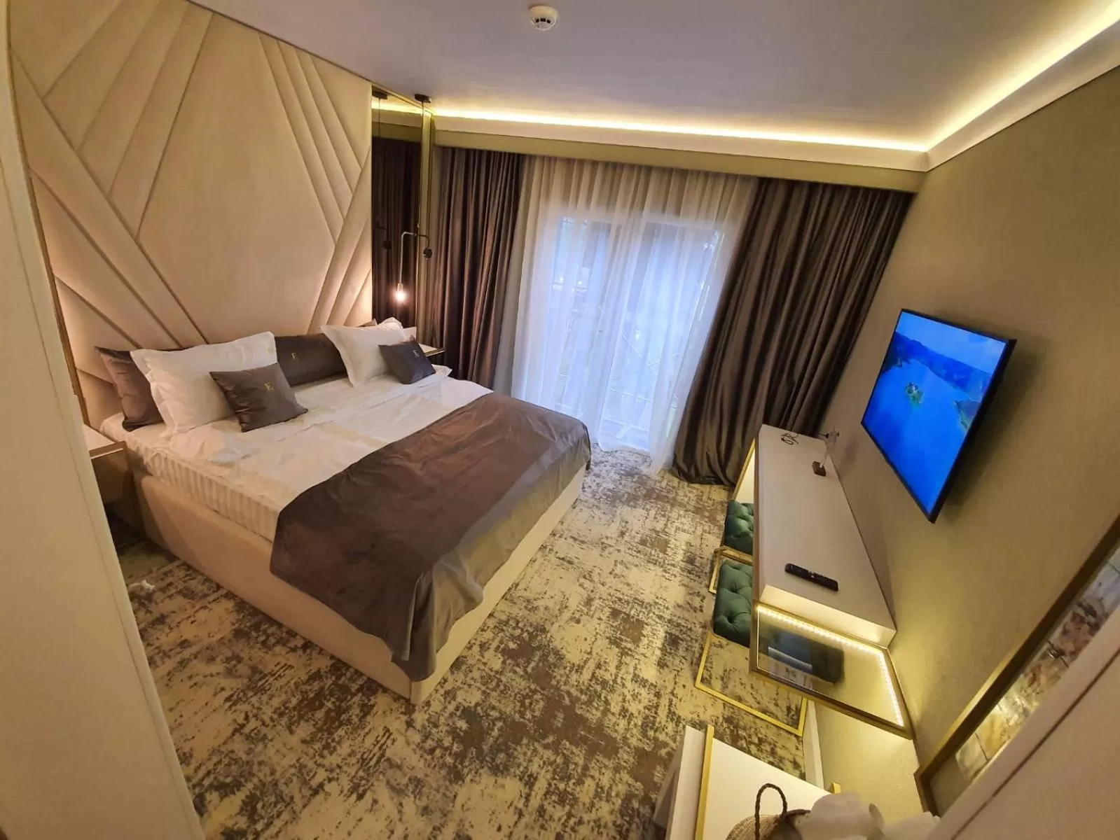 Mountain view, Bed in Elexus Predeal