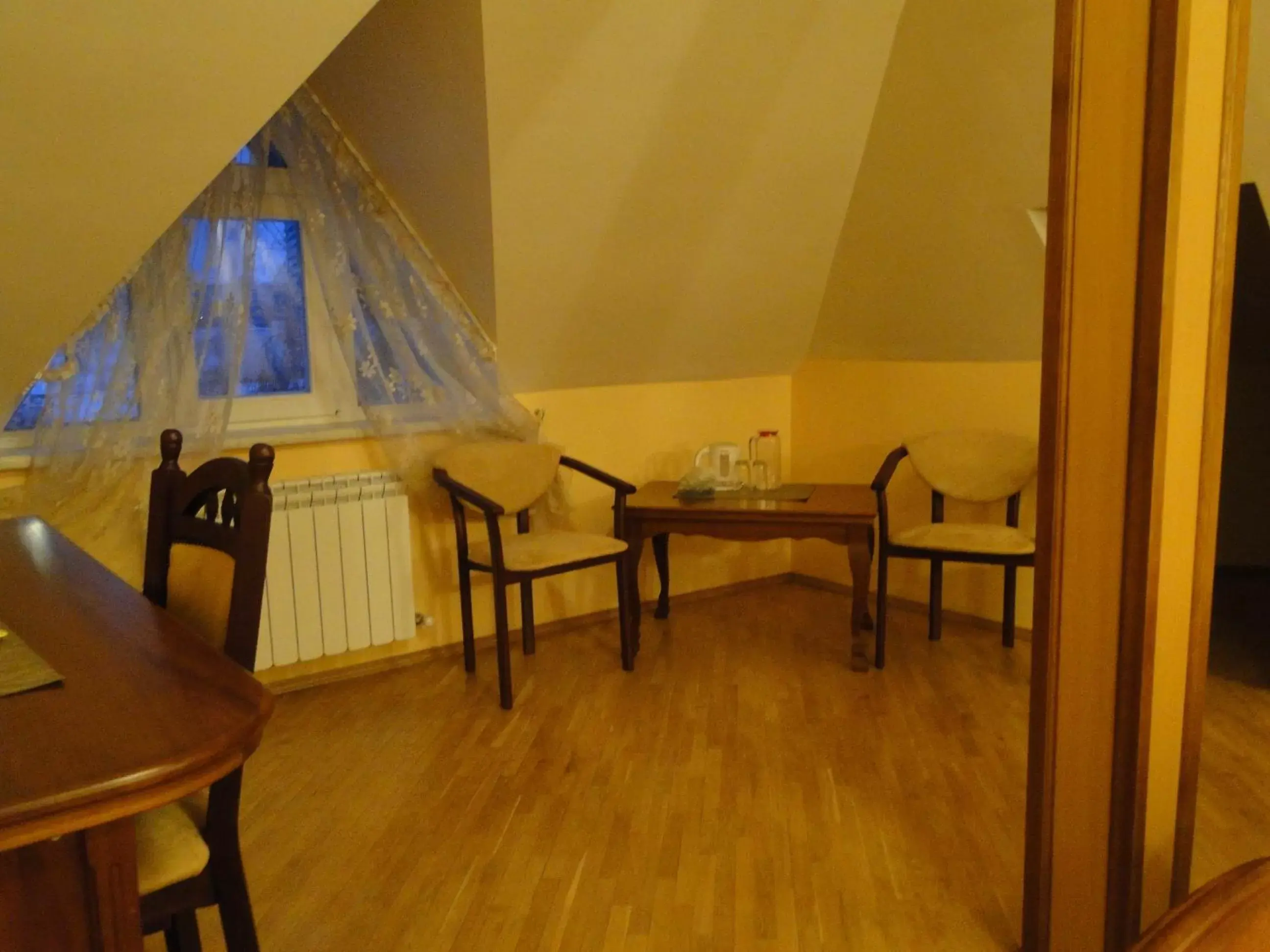 Standard Twin Room in Red Stone Standard Twin Room in Red Stone