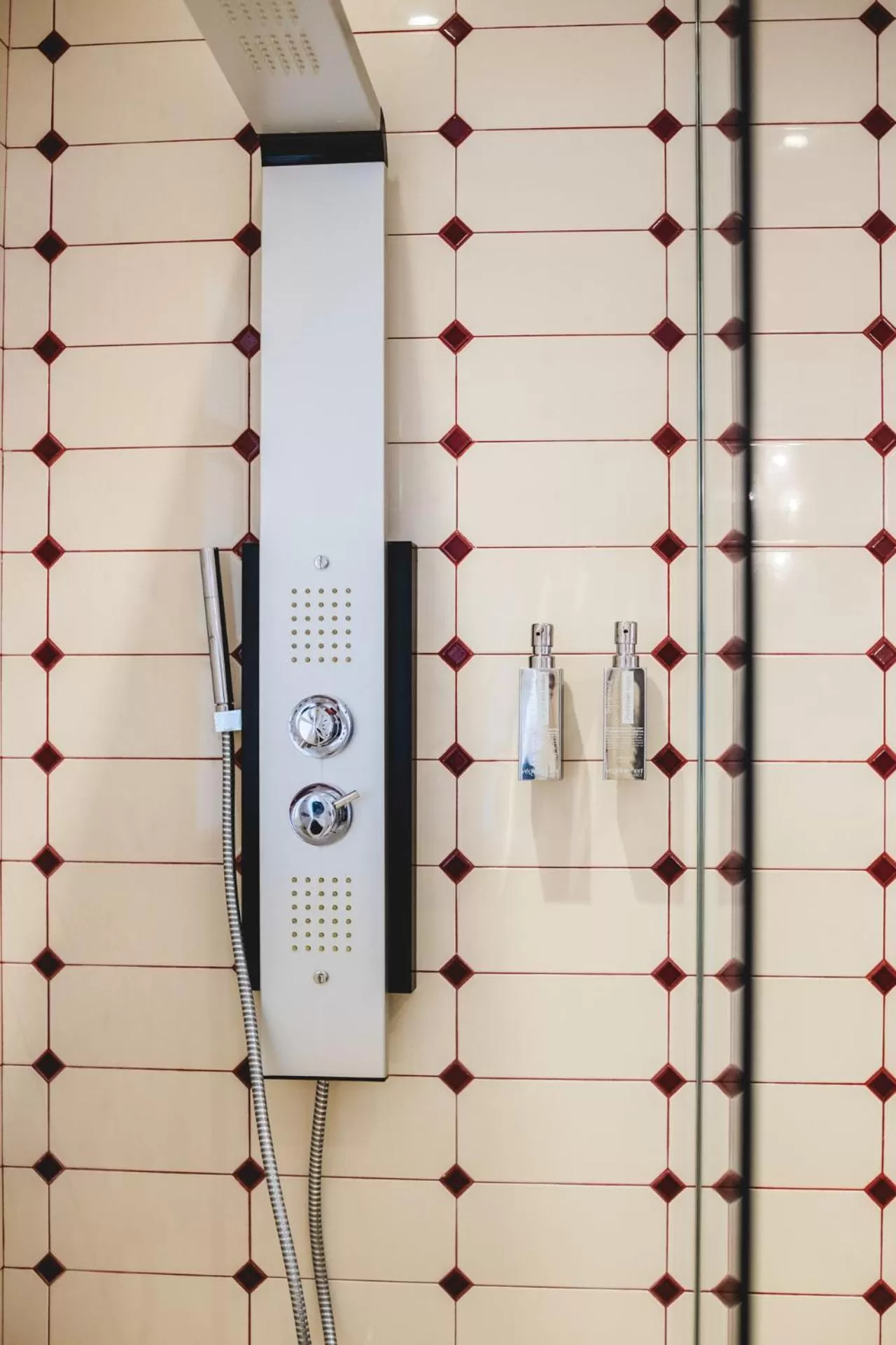 Shower, Bathroom in Le Petit Palais D'Aglae